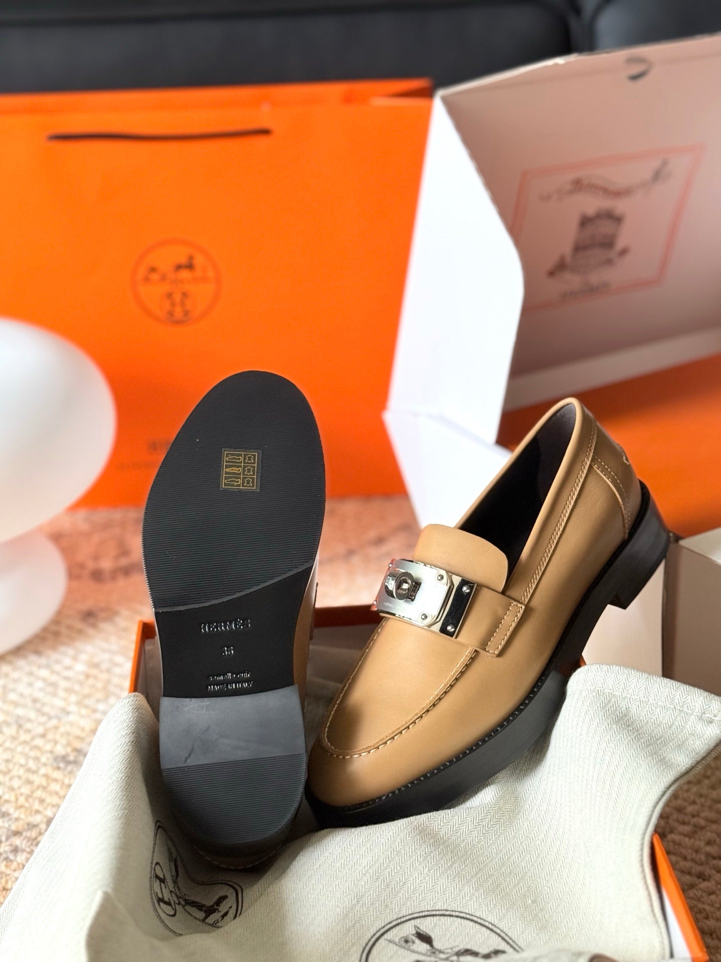 HM Hot Loafer Beige Calfskin 531376