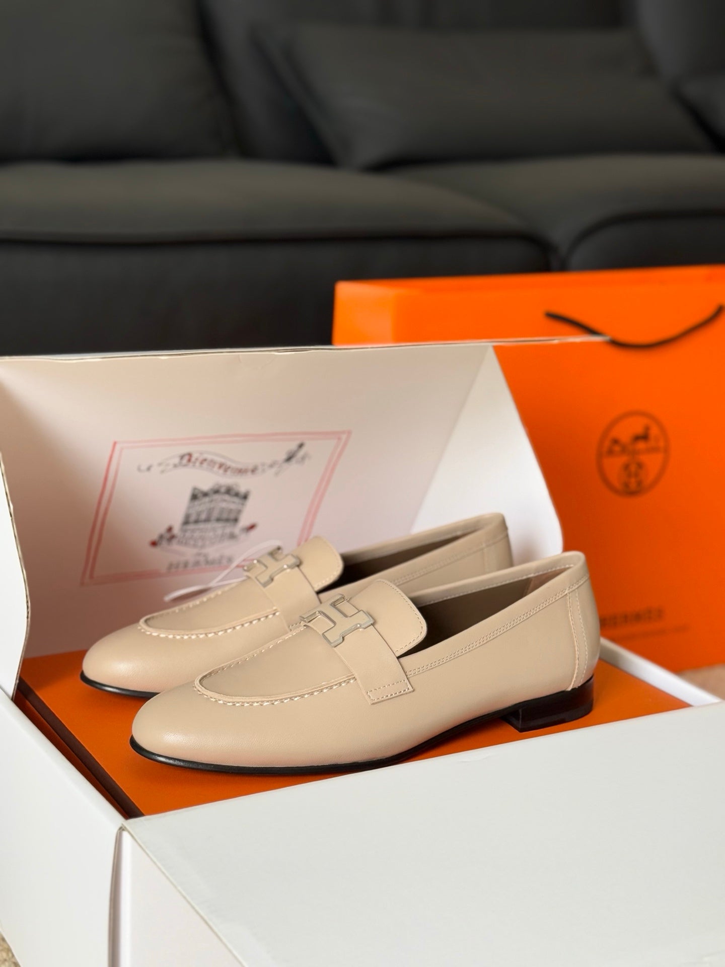 HM Paris Loafers Beige Calfskin 581246