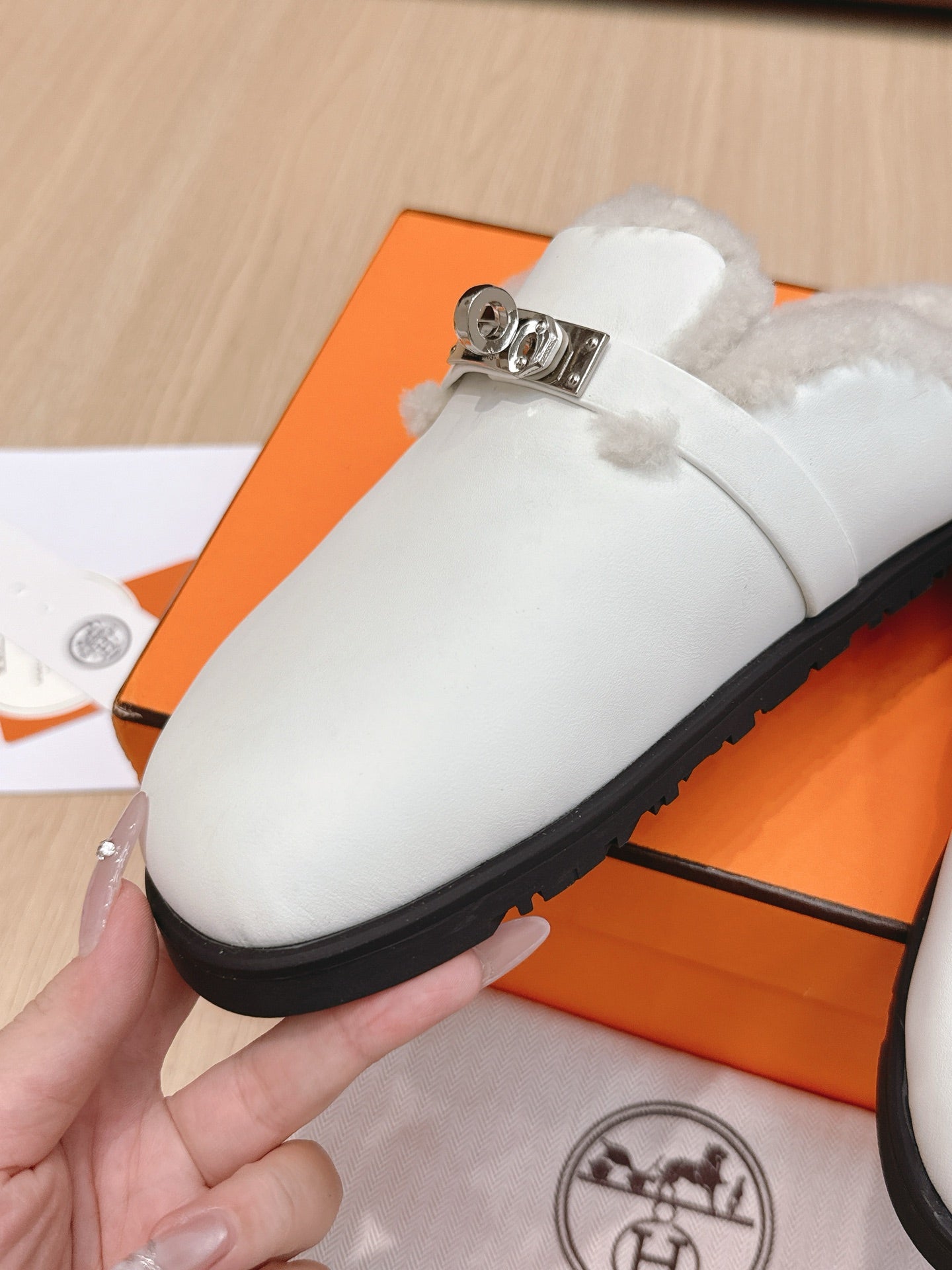 HM 25 Carlotta Mule White Shearing Calfskin 462186