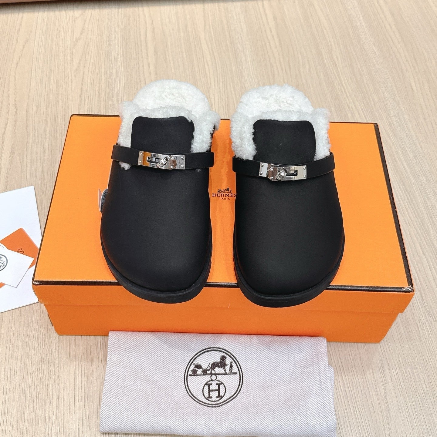 HM 25 Carlotta Mule Black Shearing Calfskin 462187