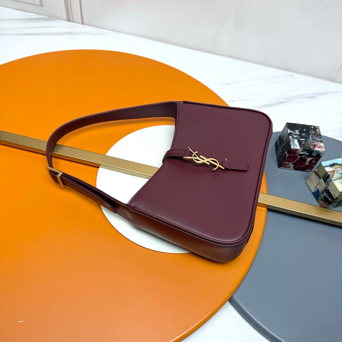 YSL 5 𝐀̀ 7 Bag 24cm Burgundy Leather 285558