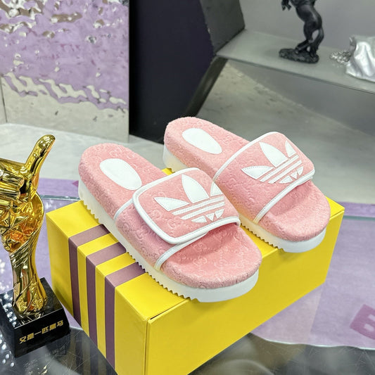 GG x Adidas Slipper Pink White Canvas 672155