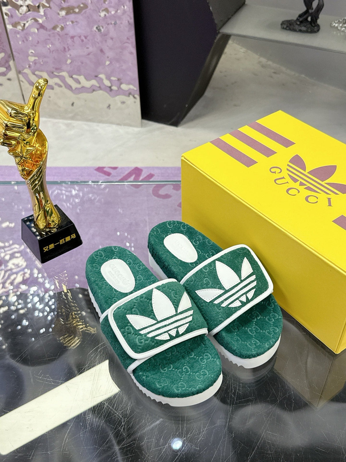 GG x Adidas Slipper Green White Canvas 672155
