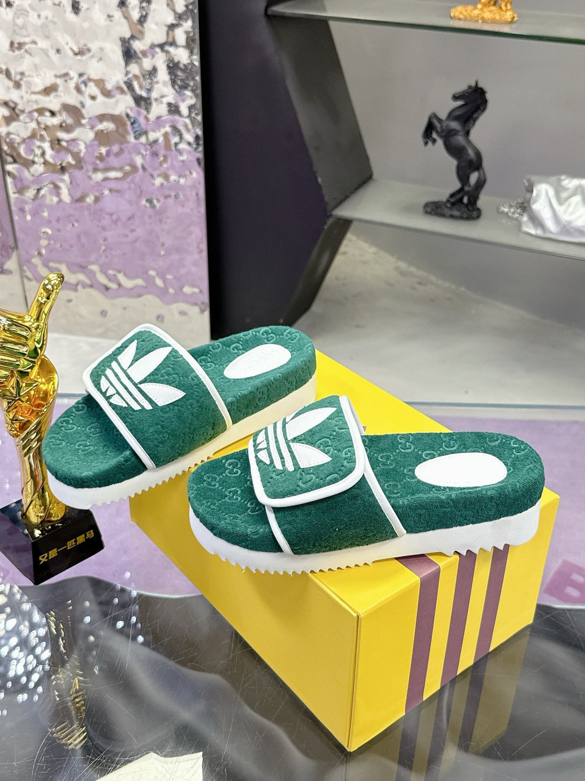 GG x Adidas Slipper Green White Canvas 672155