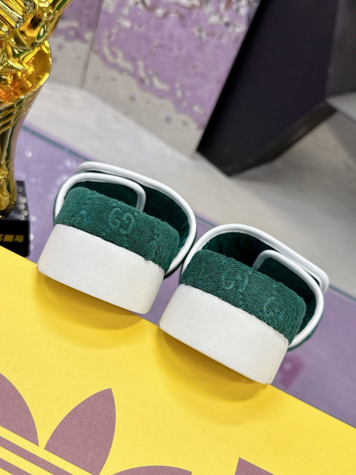 GG x Adidas Slipper Green White Canvas 672155