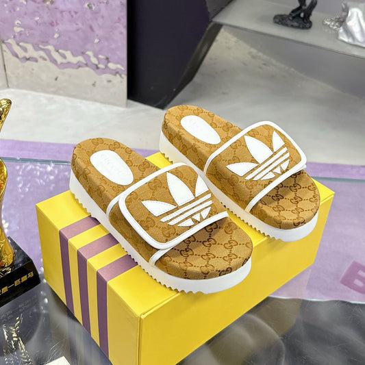 GG x Adidas Slipper Brown White Canvas 672158