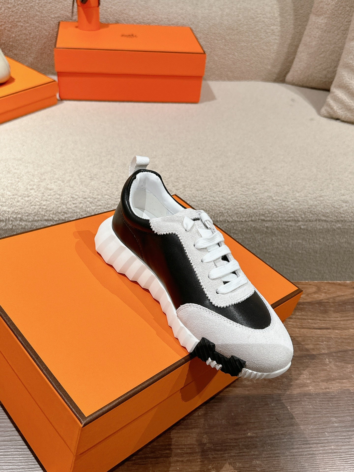 HM Mainland Sneaker In Pale Gray Suede And Black Calfskin