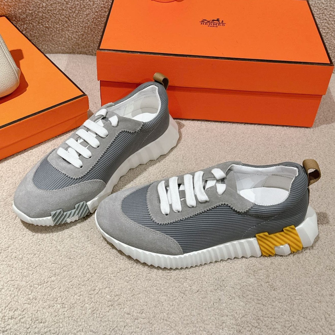 HM Mainland Sneaker In Ash Gray Suede And Shark Gray Breathable Mesh Fabric 959350