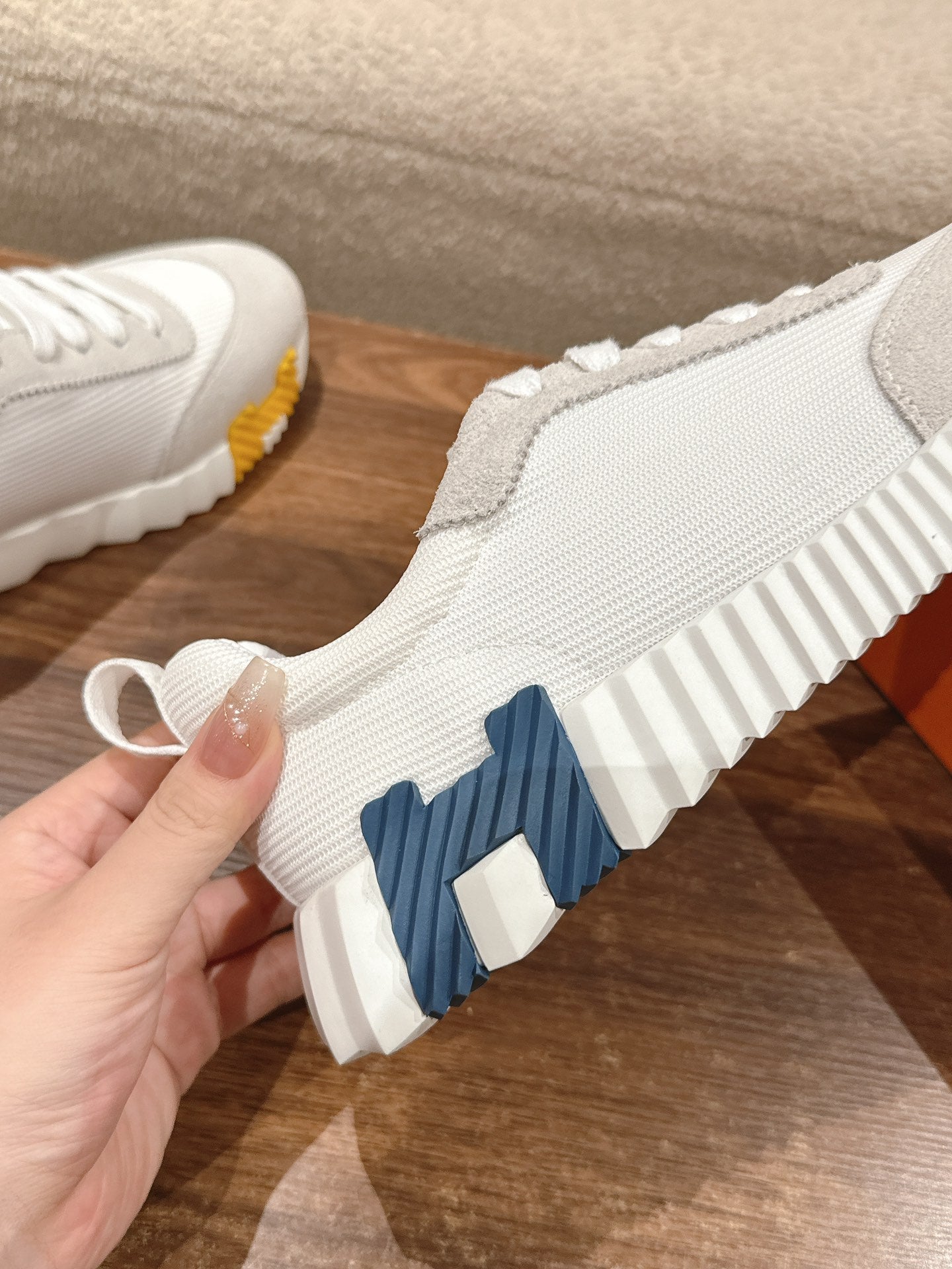 HM Mainland Sneaker In Pale Gray Suede And White Breathable Mesh Fabric 959352
