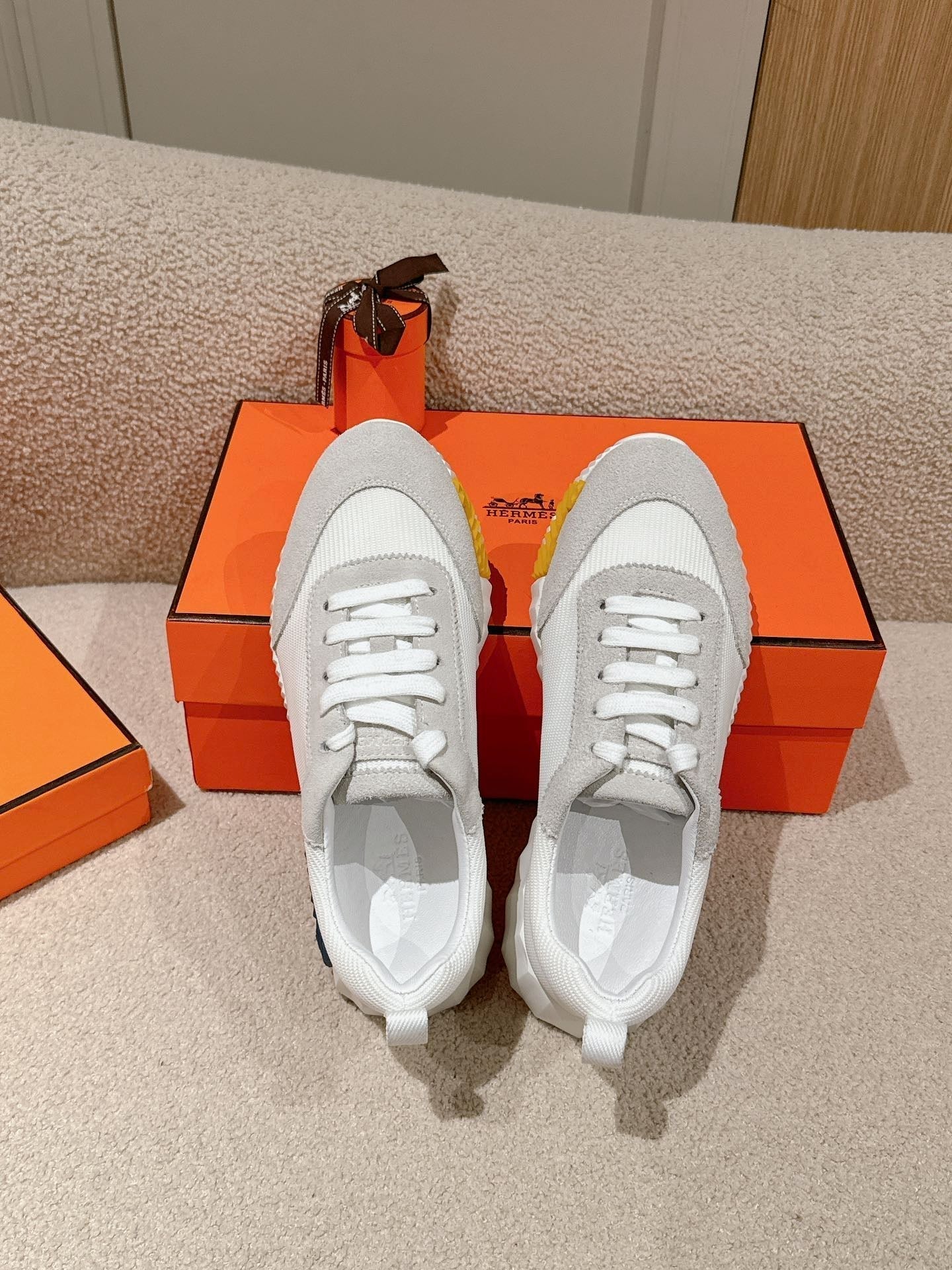 HM Mainland Sneaker In Pale Gray Suede And White Breathable Mesh Fabric 959352