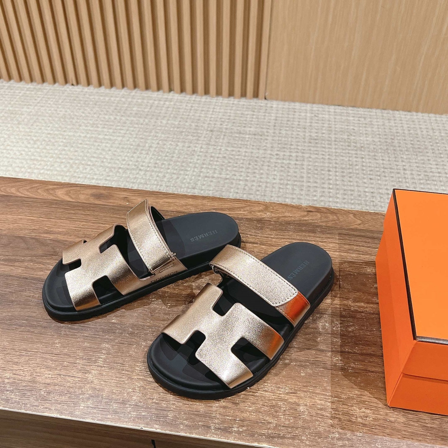 HM Chypre Sandal Copper Metalic Sheepskin 796027