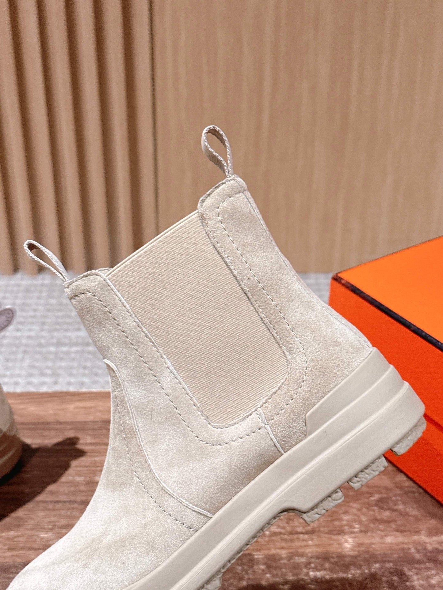 HM 25 Chelsea Ankle Boots Beige Suede 512547