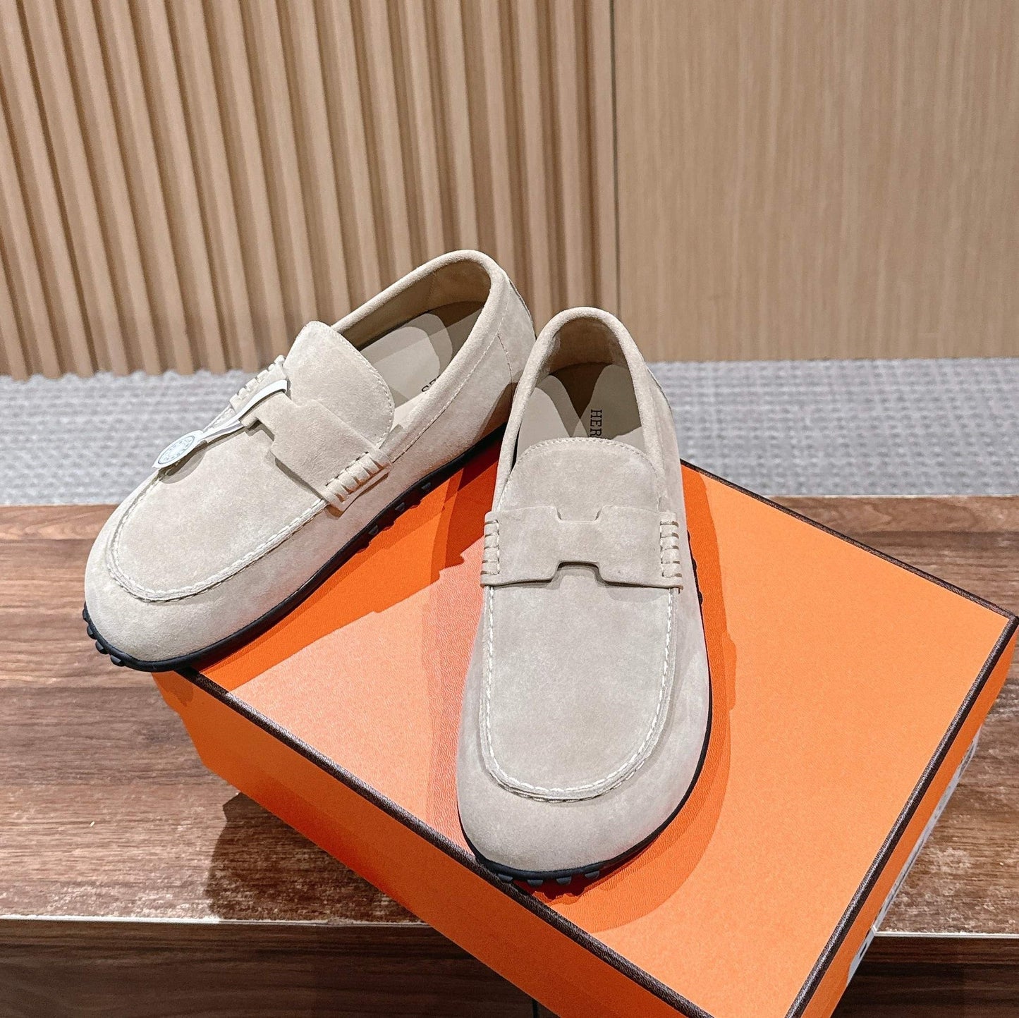 HM Lazy Loafers Soft Cream Suede 553761