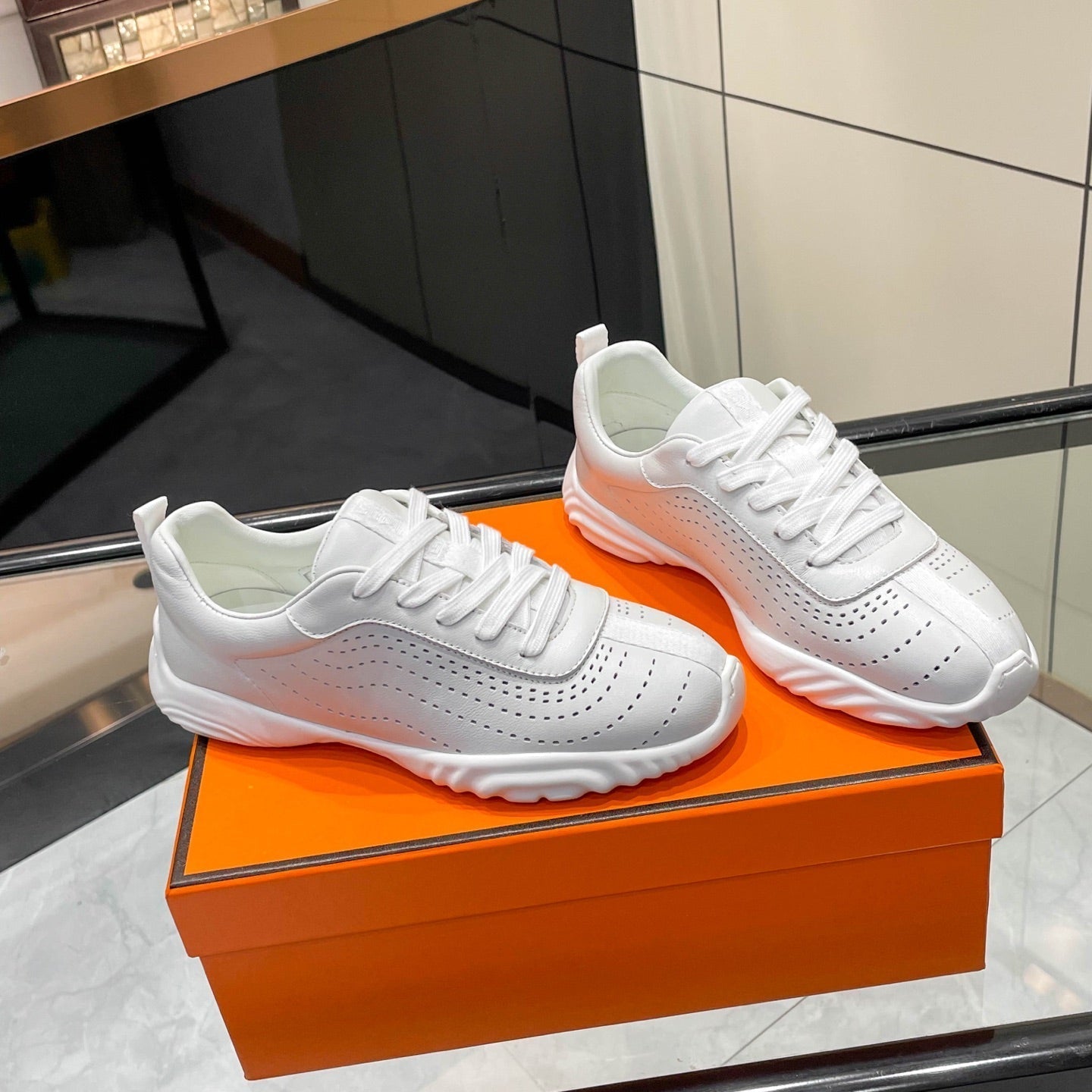 HM 26s Neon Sneaker White Sheepskin 846397