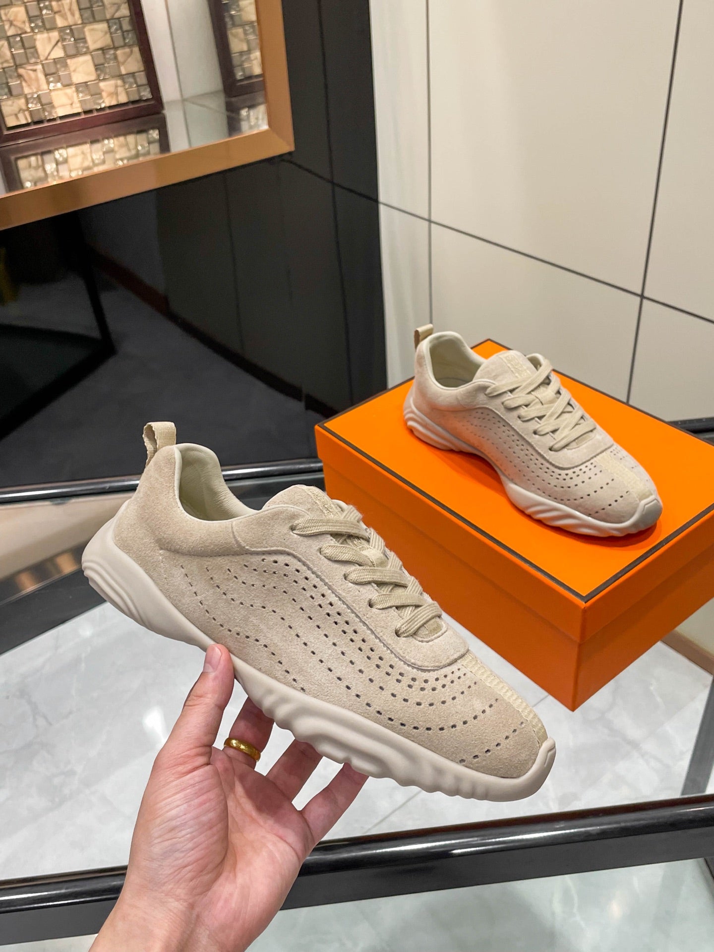 HM 26s Neon Sneaker Light Khaki Suede 846399