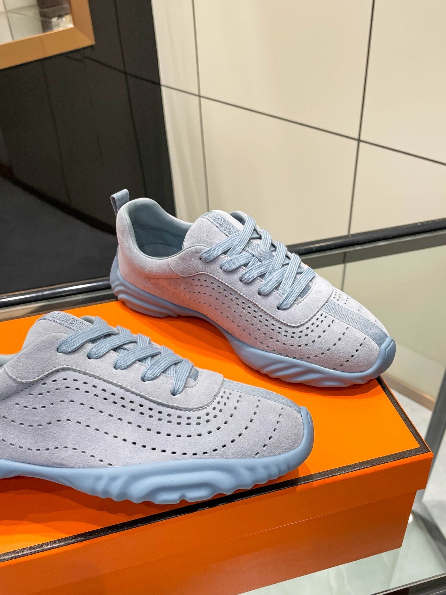 HM 26s Neon Sneaker Blue Suede 846400