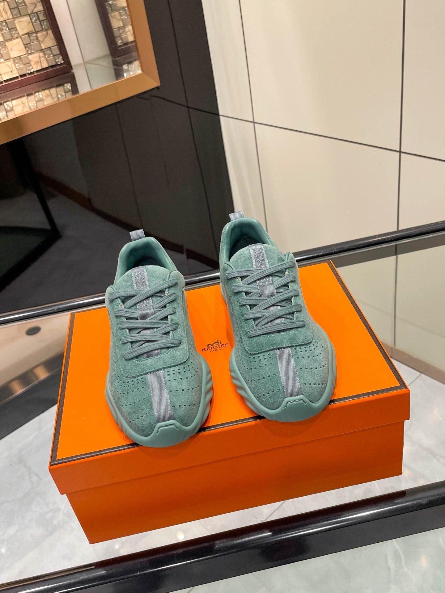 HM 26s Neon Sneaker Sage Green Suede 846401