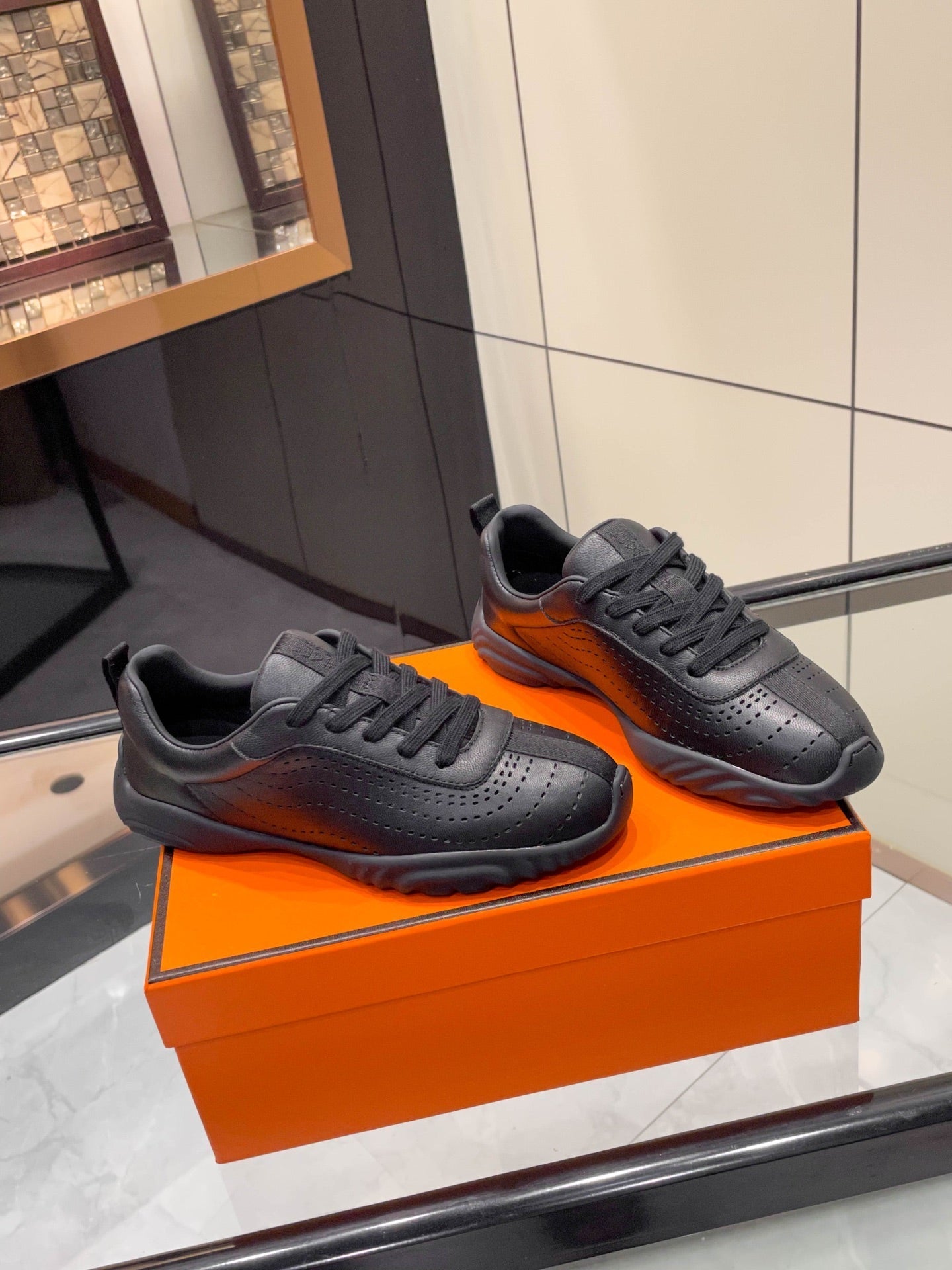HM 26s Neon Sneaker Black Sheepskin 846402