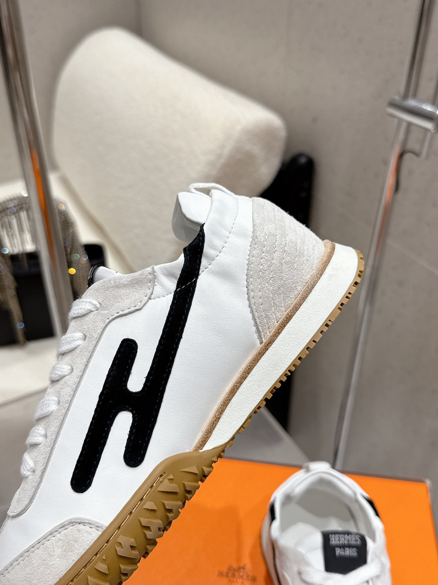 HM Jet Sneaker White Black Grey Suede 554154