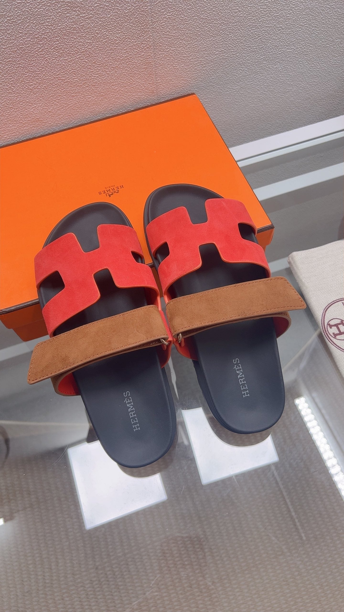 HM Chypre Sandal Brown Red Suede 827511