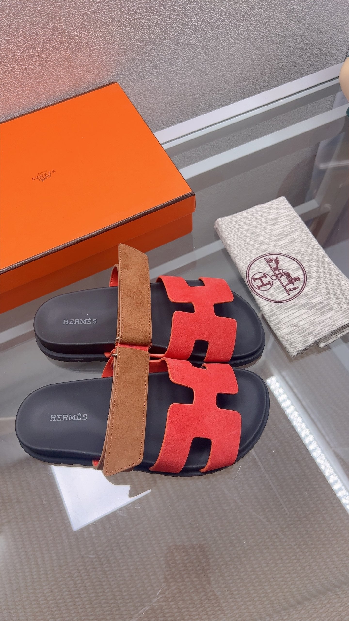 HM Chypre Sandal Brown Red Suede 827511