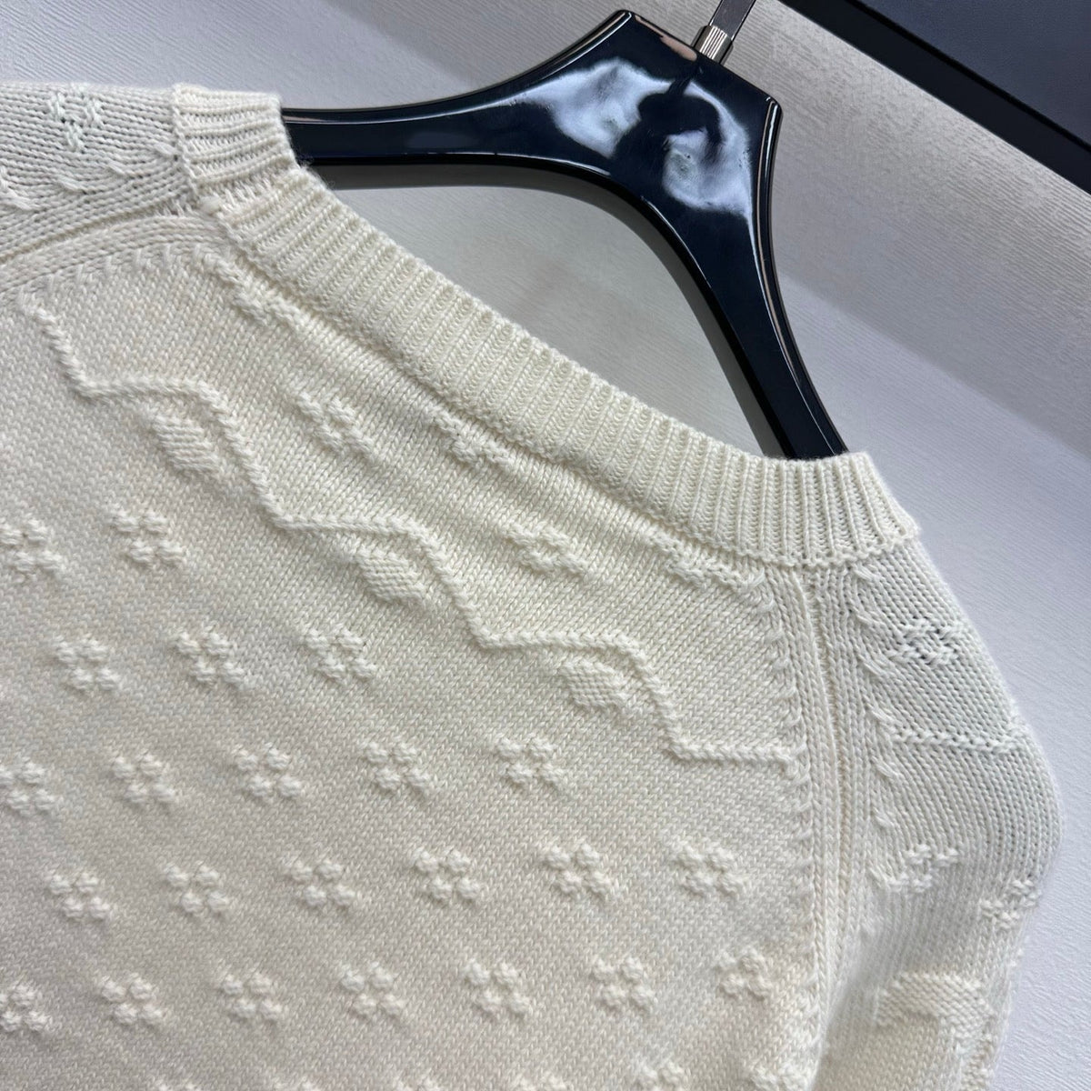 Celine 26s Jacquard Knit Long-Sleeved Top Cream Wool 421309