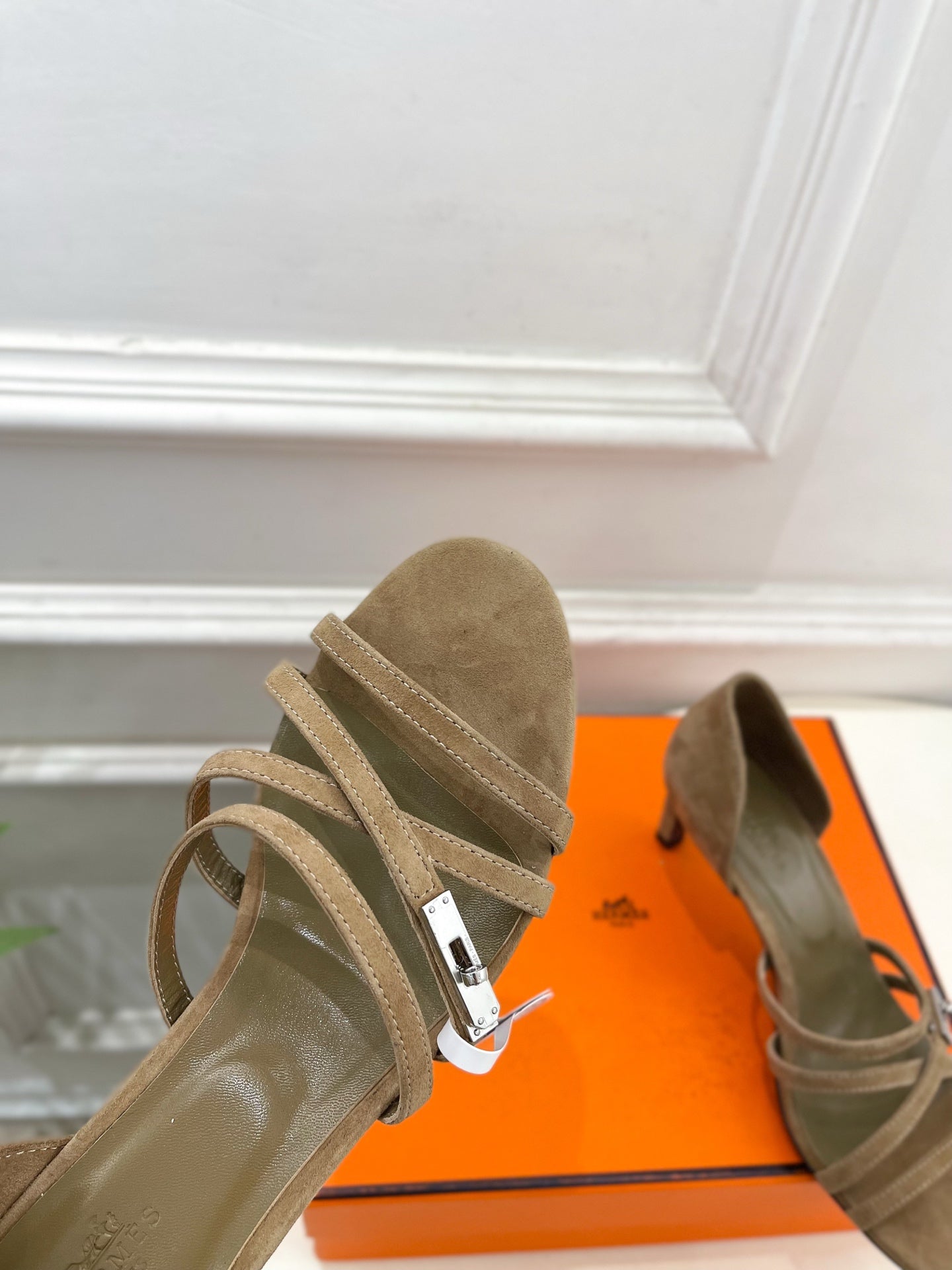 HM Lipstick 65 Sandals Medium Brown Suede 536145