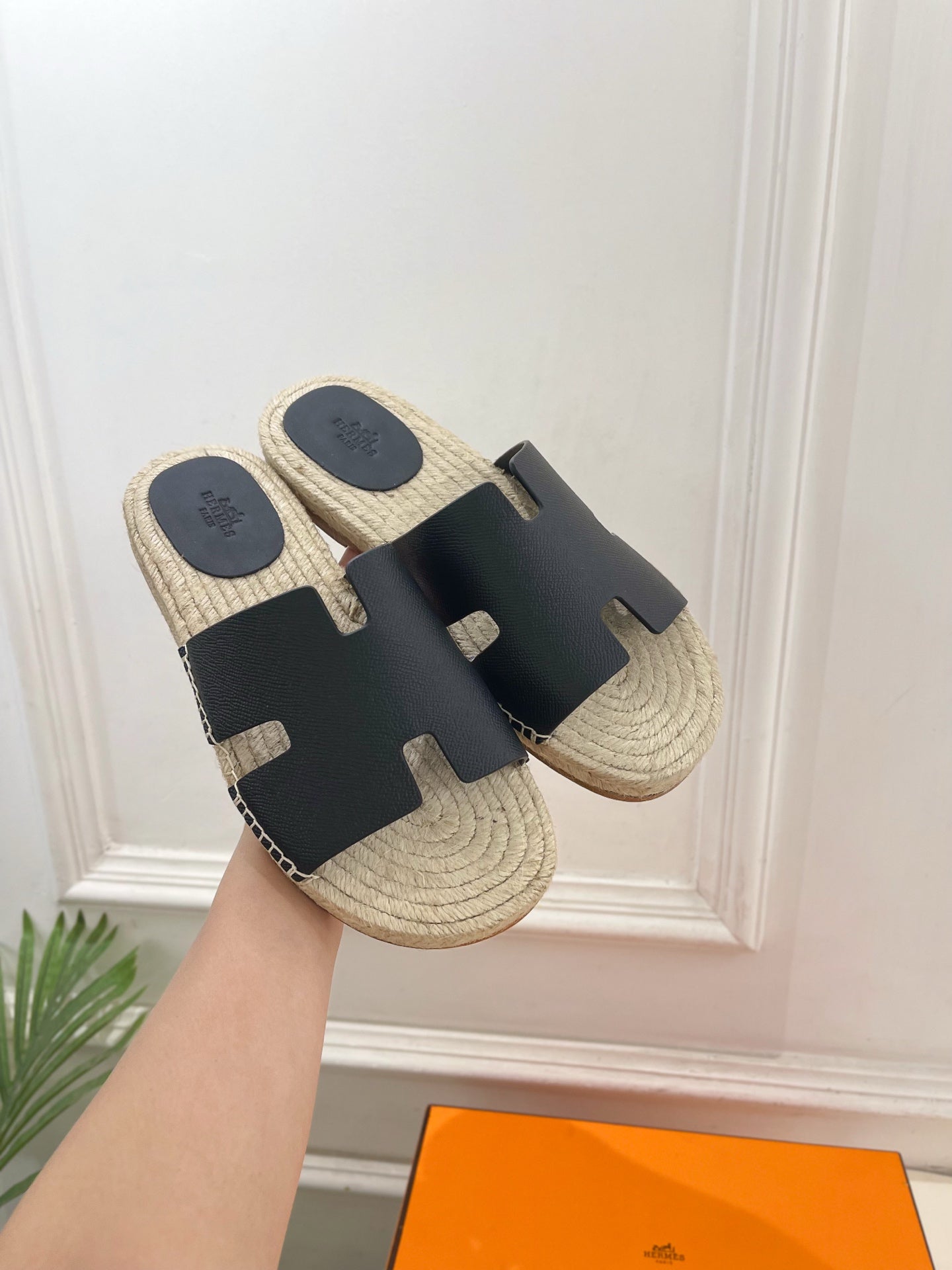 HM Antigua Espadrille Black Leather Raffia 631947