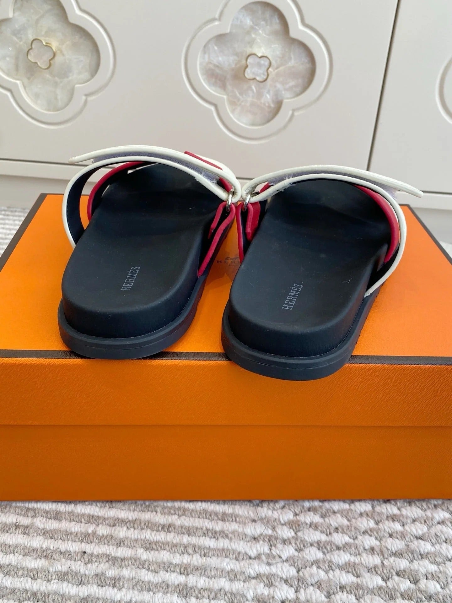 HM 2026 Velcro Slippers Black White Red Cowhide 667465