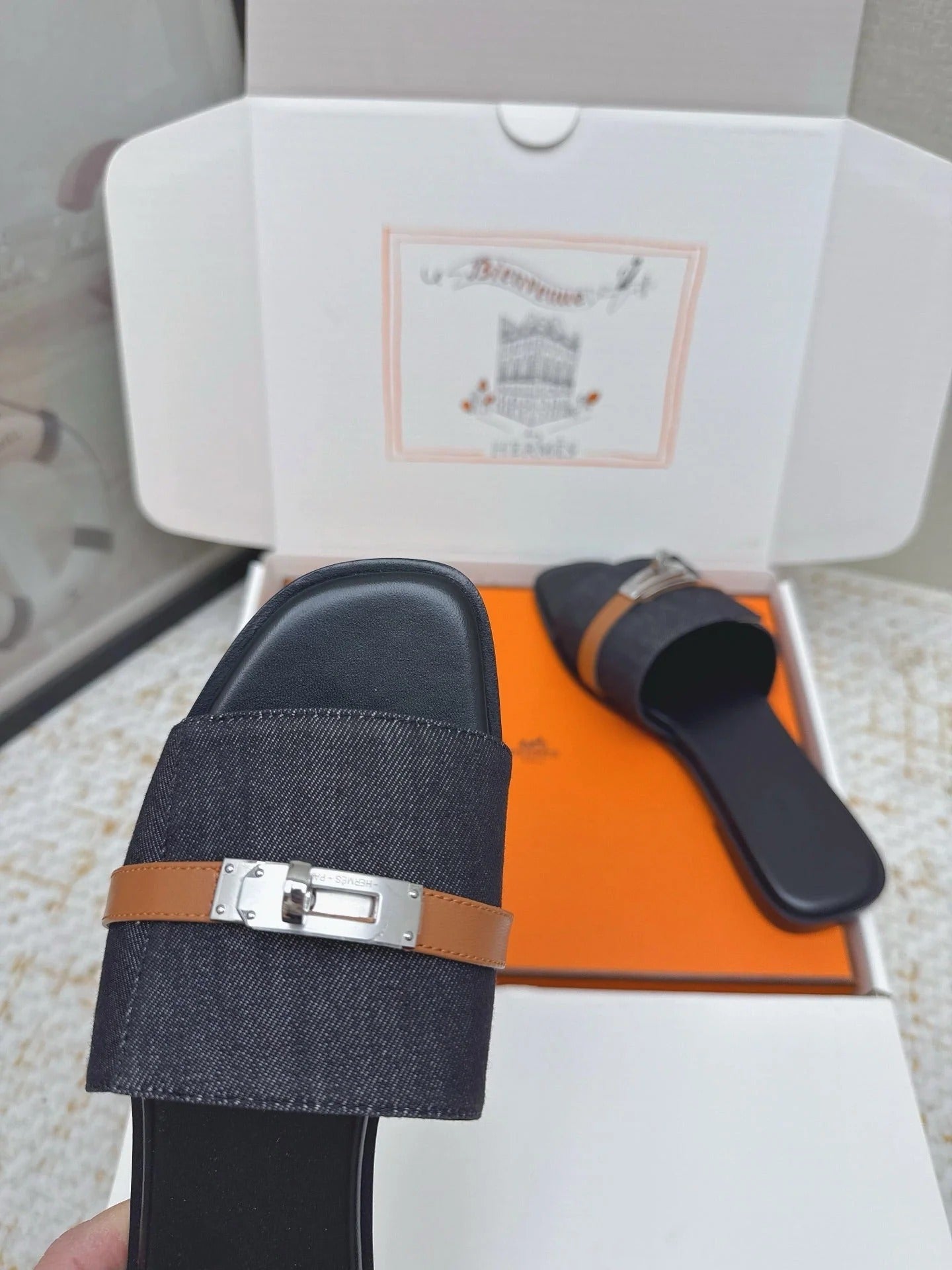 HM 26ss Oasis Sandals Navy Blue Black Denim Cowhide 625152