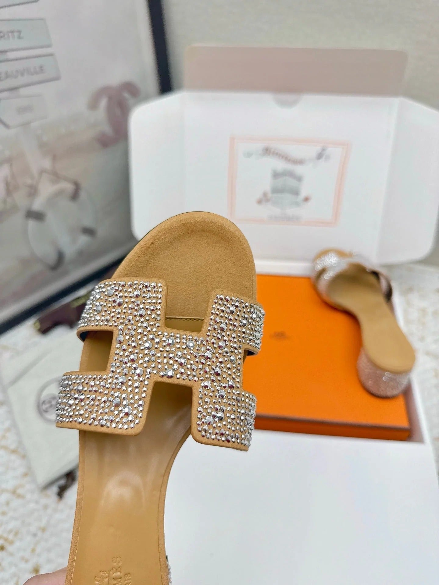 HM 26ss Oran Sandals 50 Beige Gold Crystal Cowhide 625251