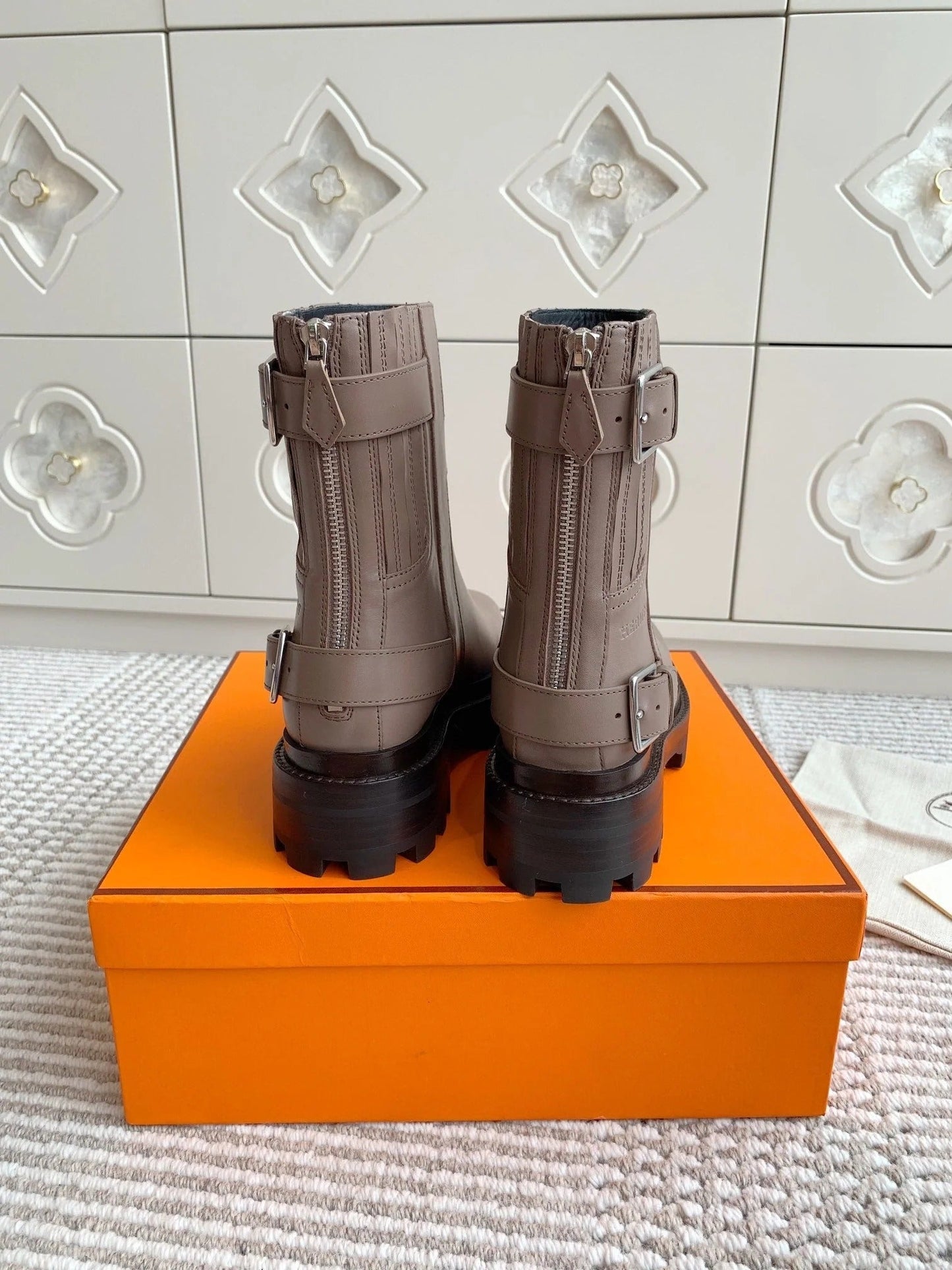 HM JAIME ANKLE BOOT IN CEDAR BROWN CALFSKIN