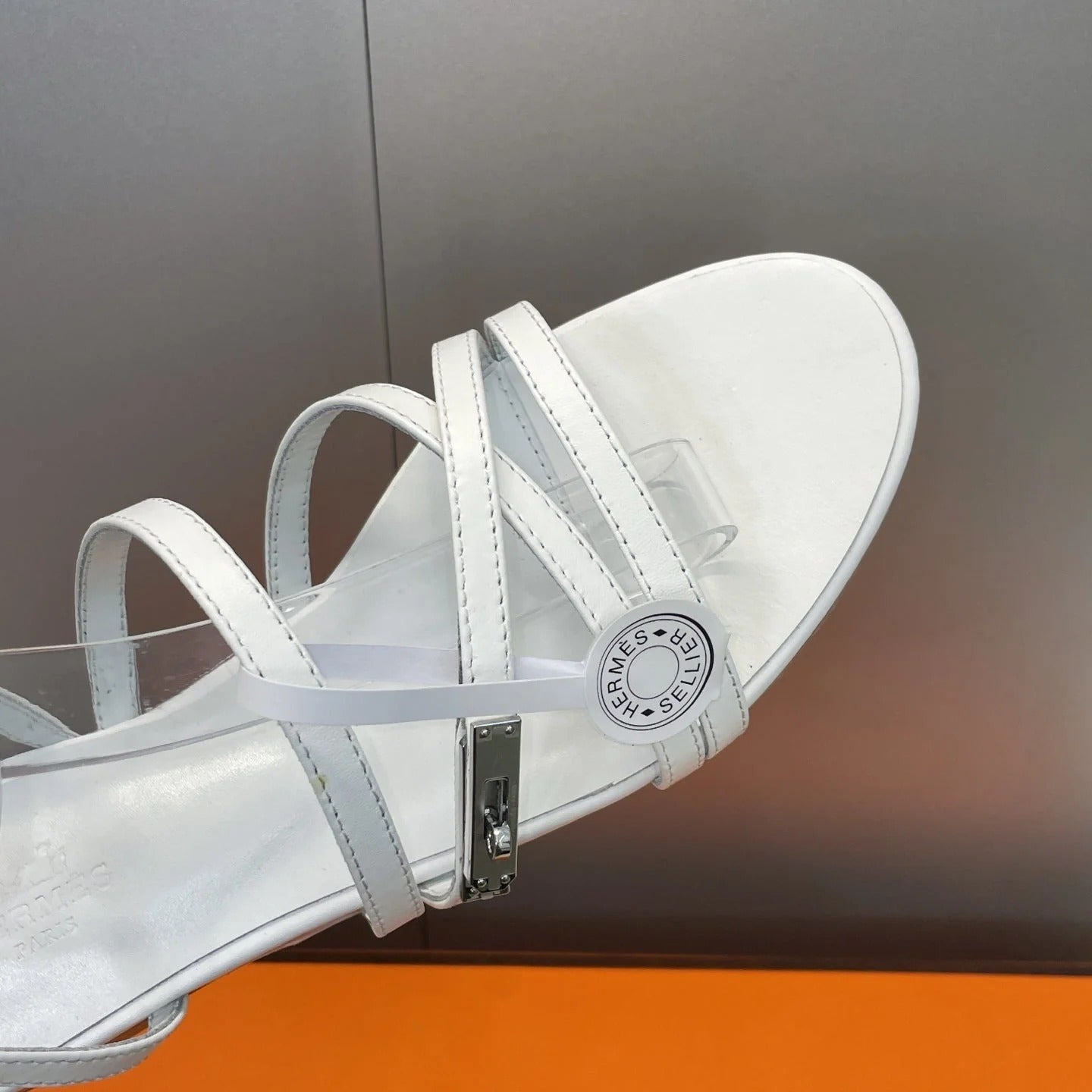 HM 26ss Kelly Sliver Buckle Sandals White Calfskin 607160