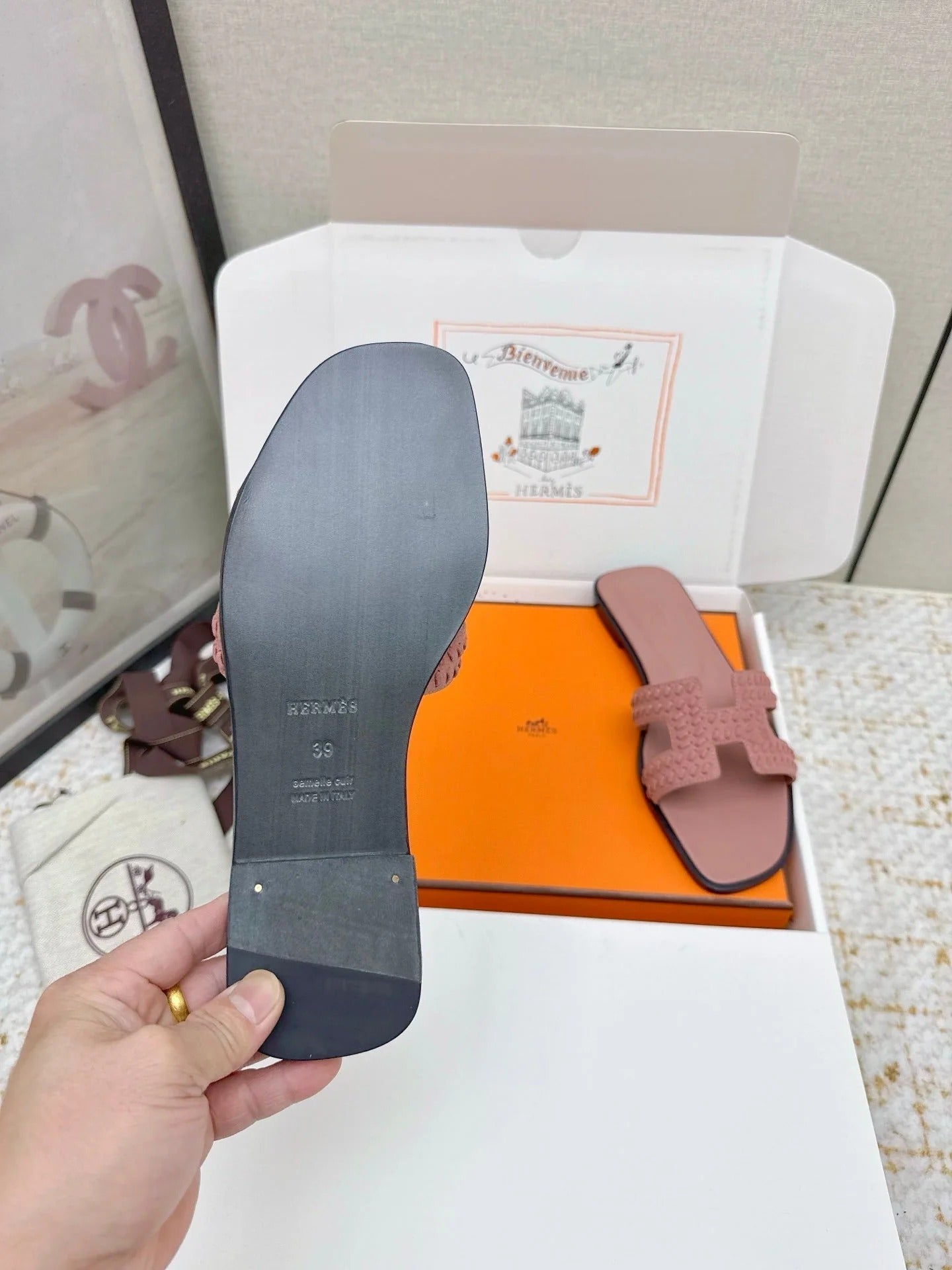 HM 26ss Oran Sandals Nude Pink Suede Sheepskin 625135