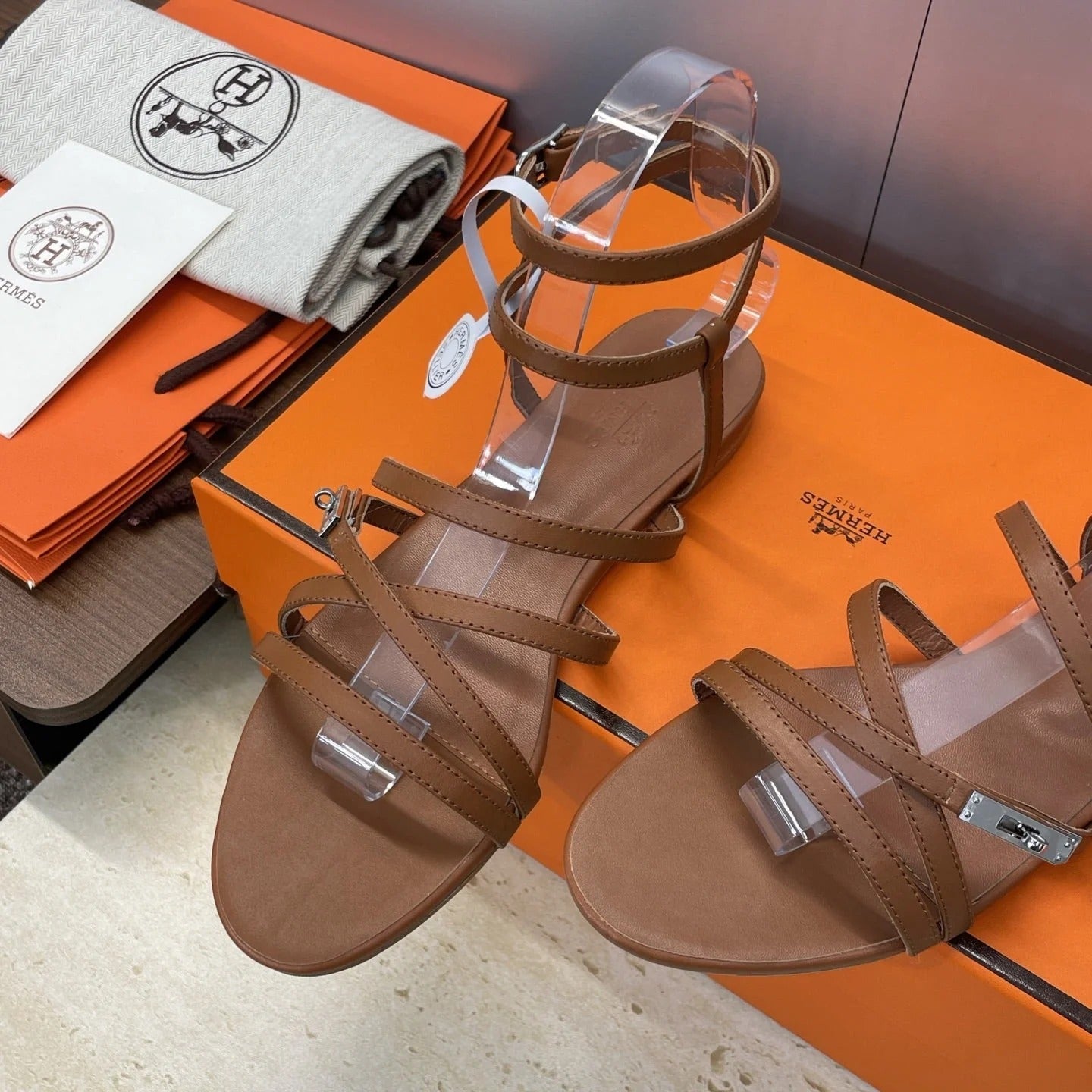HM 26ss Kelly Sliver Buckle Sandals Brown Calfskin 607162