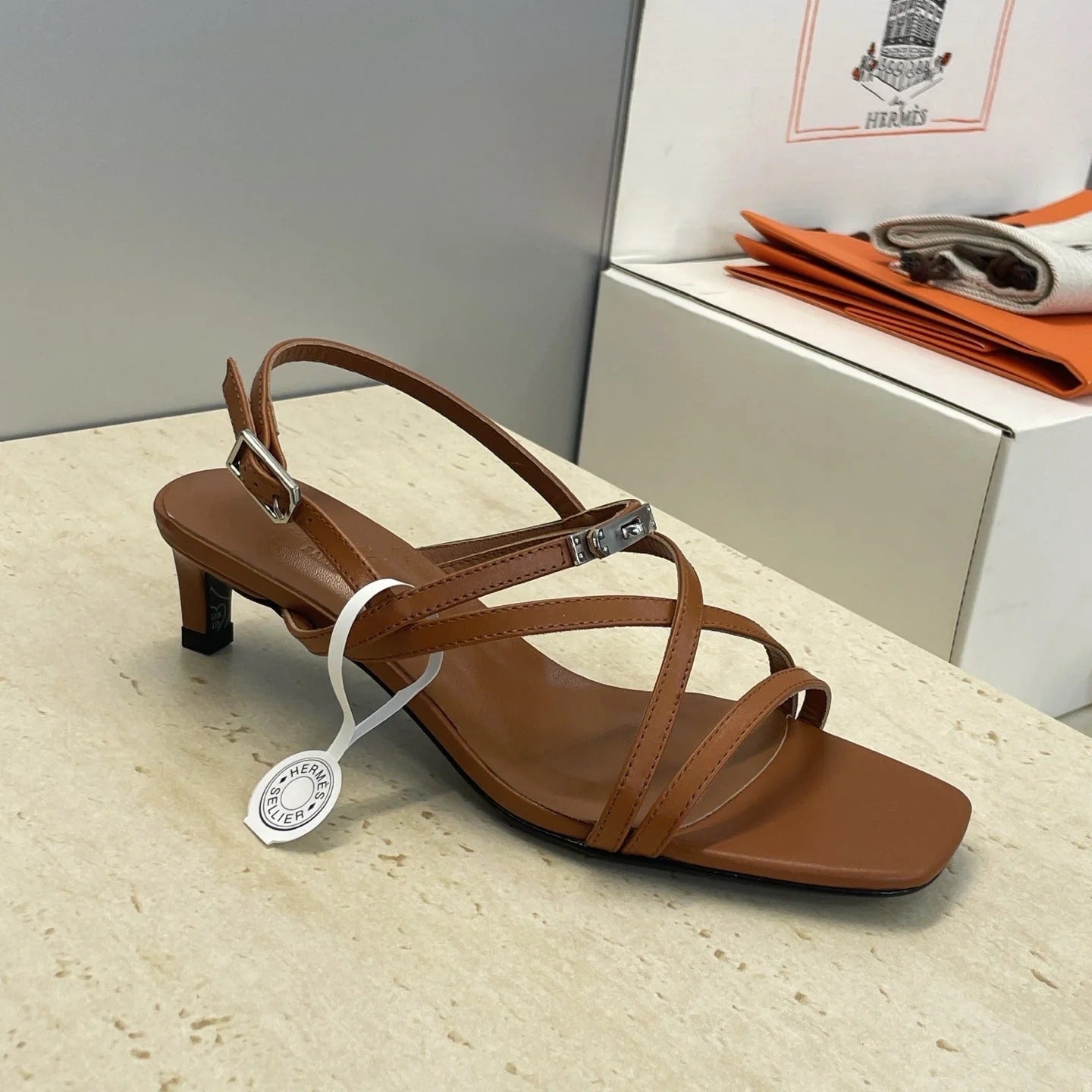 HM 26ss Kelly Sliver Buckle Sandals 40 Brown Calfskin 607164