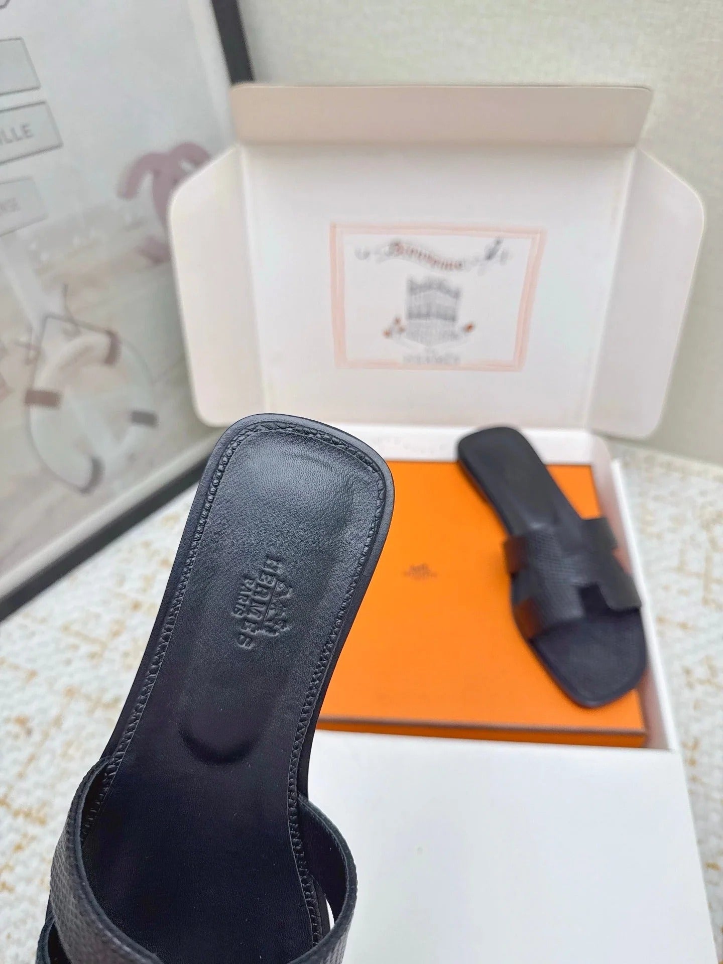 HM 26ss Oran Sandals Black Cowhide 625038