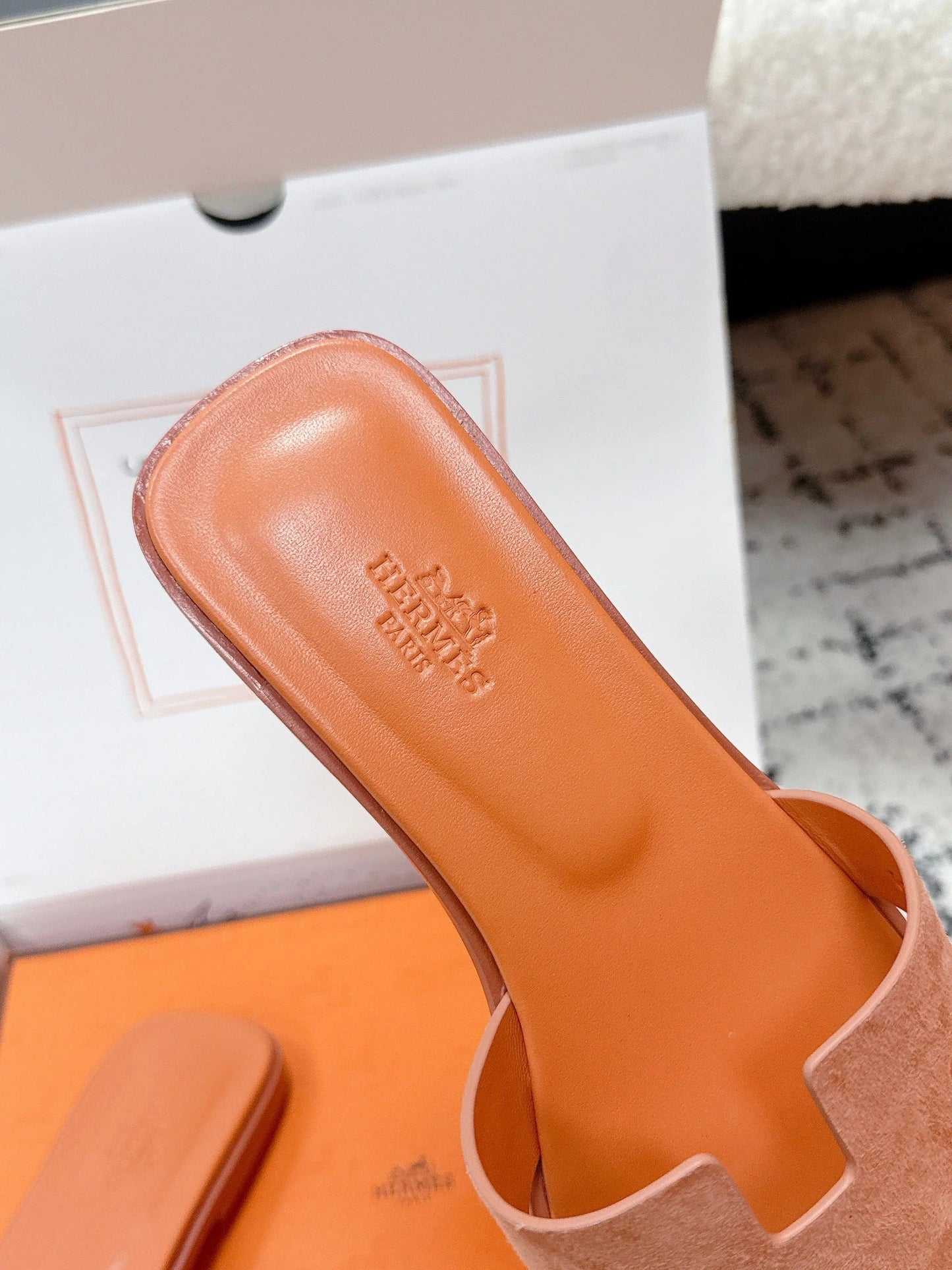 HM 26ss Oran Sandals Light Orange Suede Cowhide 617198