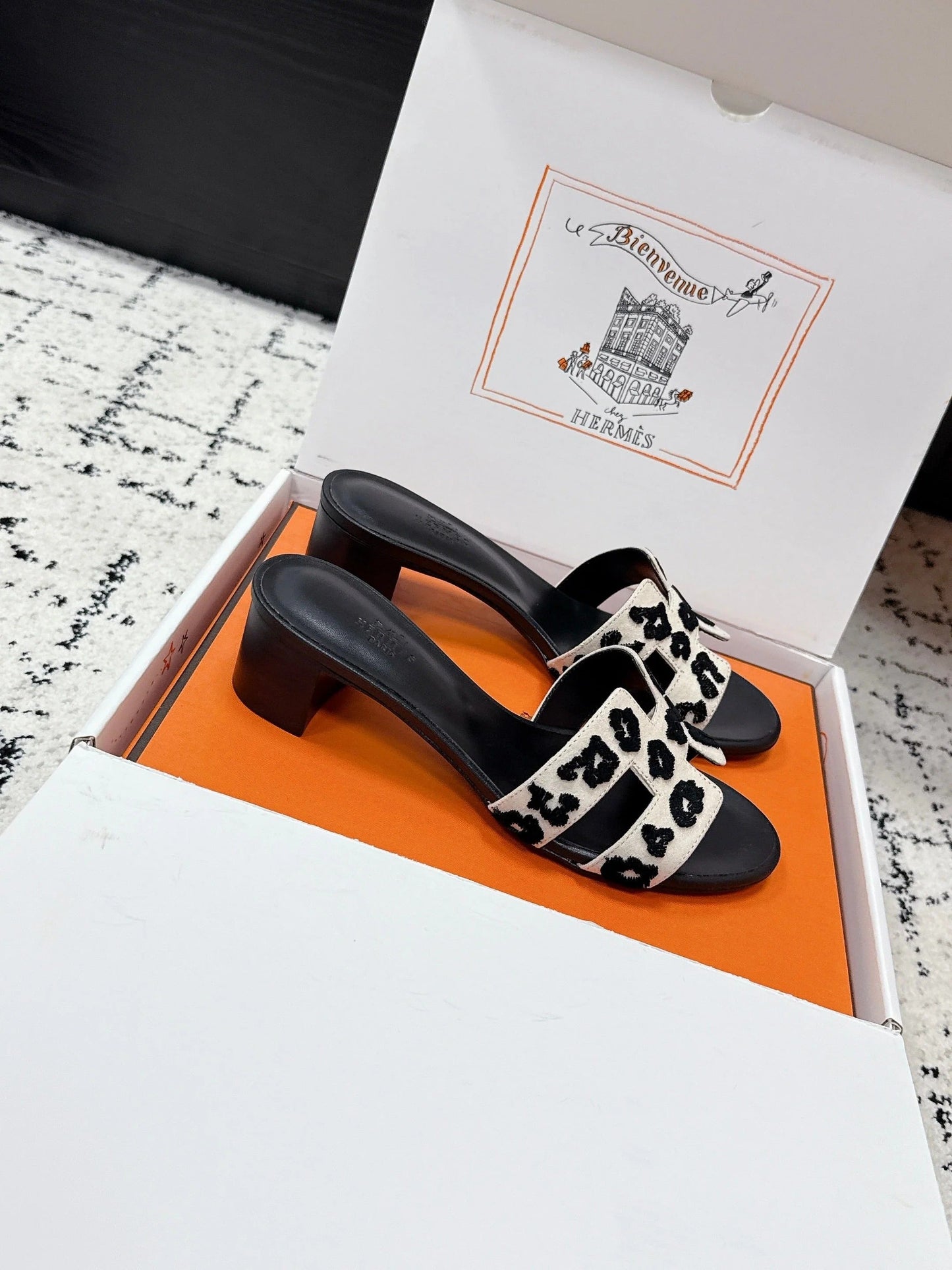 HM 26ss High-Heeled Sandals 50 Black Ivory Suede Cowhide 617226
