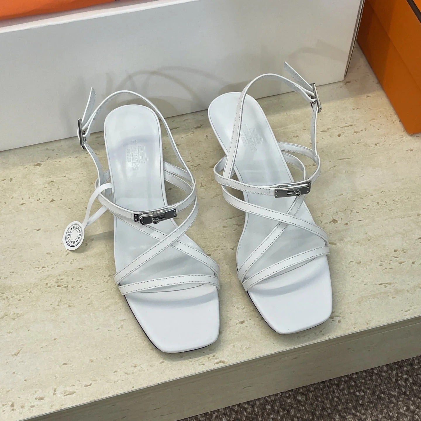 HM 26ss Kelly Sliver Buckle Sandals 40 White Calfskin 607167