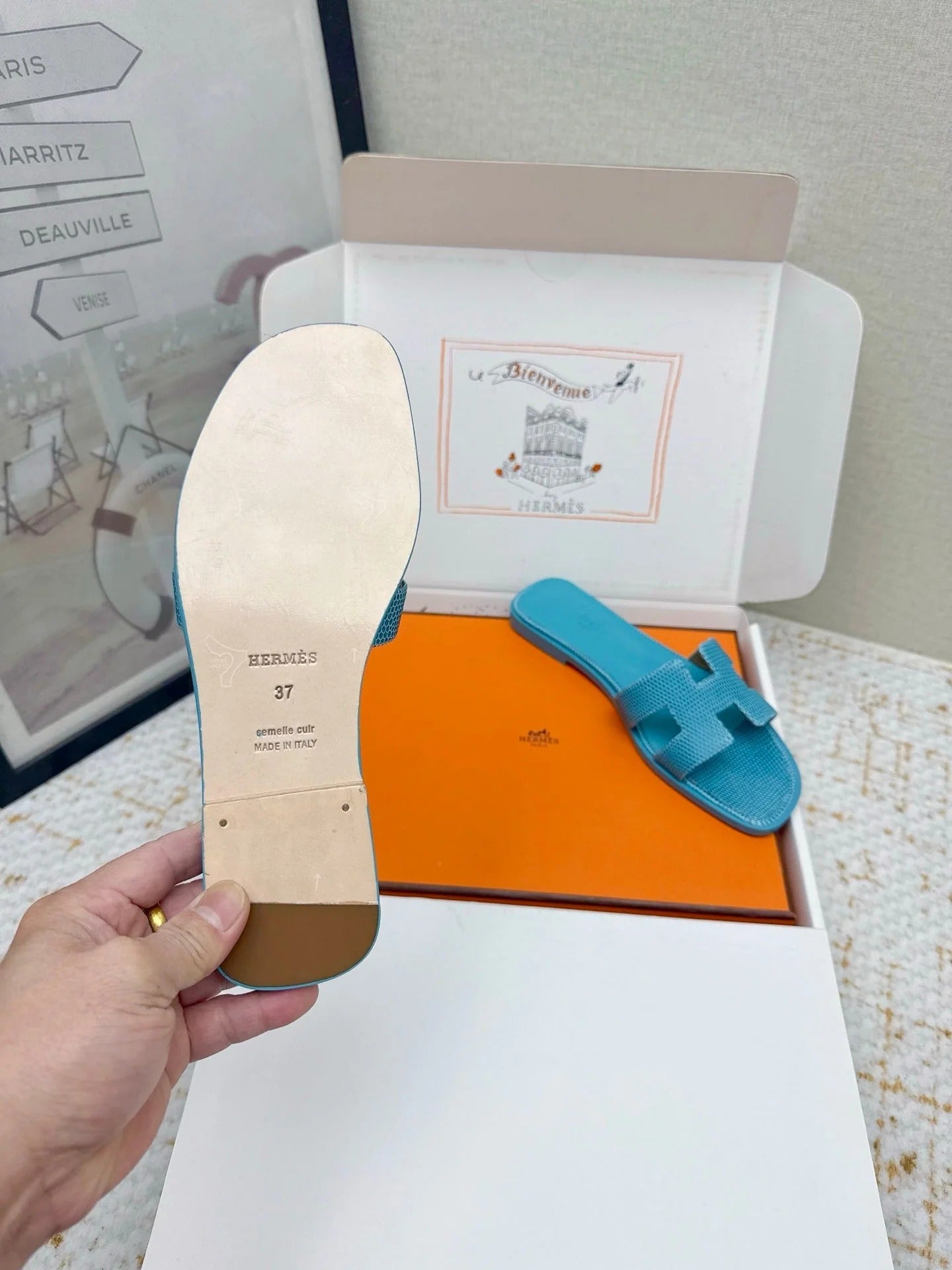 HM 26ss Oran Sandals Turquoise Cowhide 625050