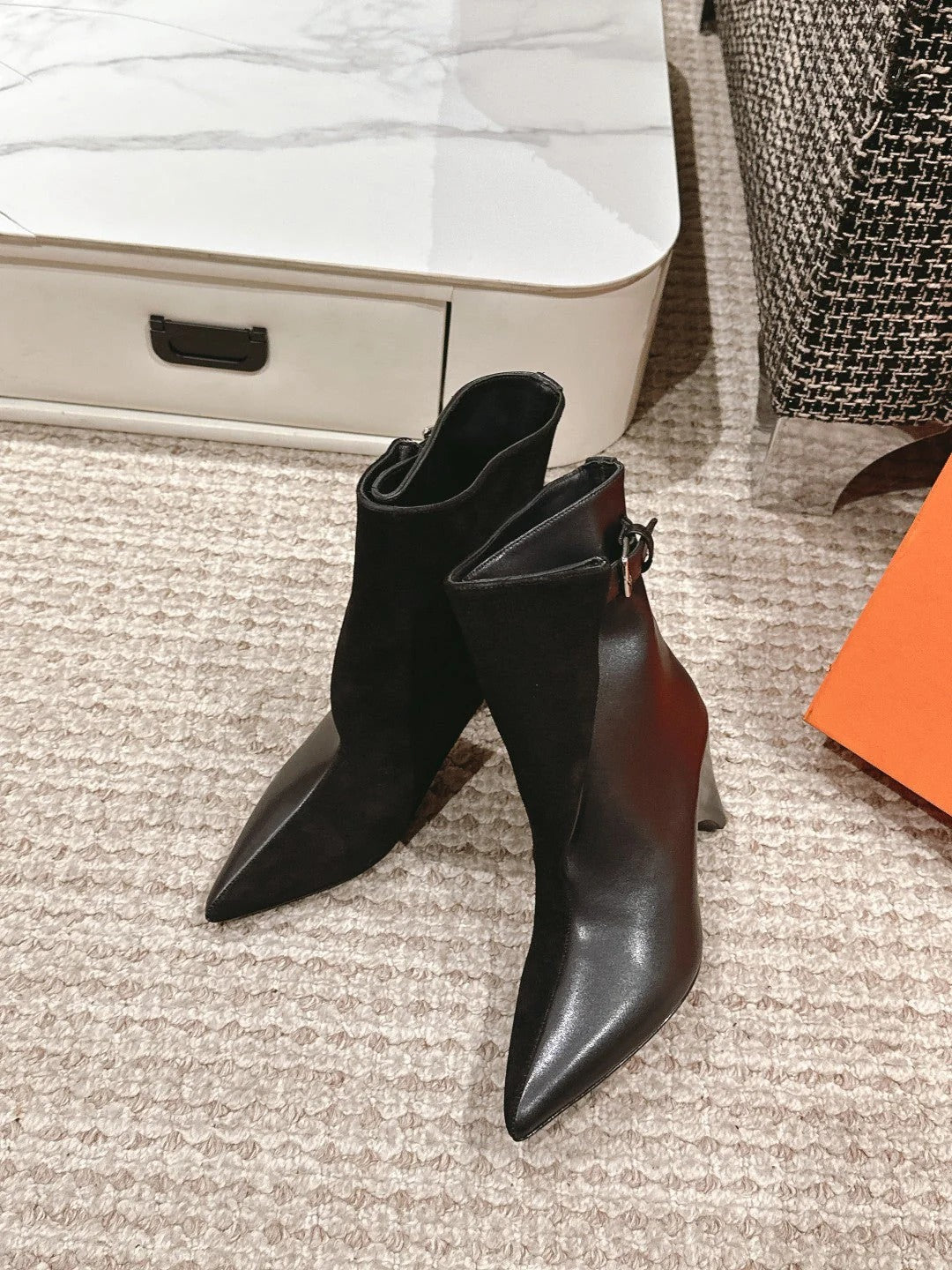 HM HILONA 6 CM ANKLE BOOTS IN BLACK CALFSKIN AND SUEDE