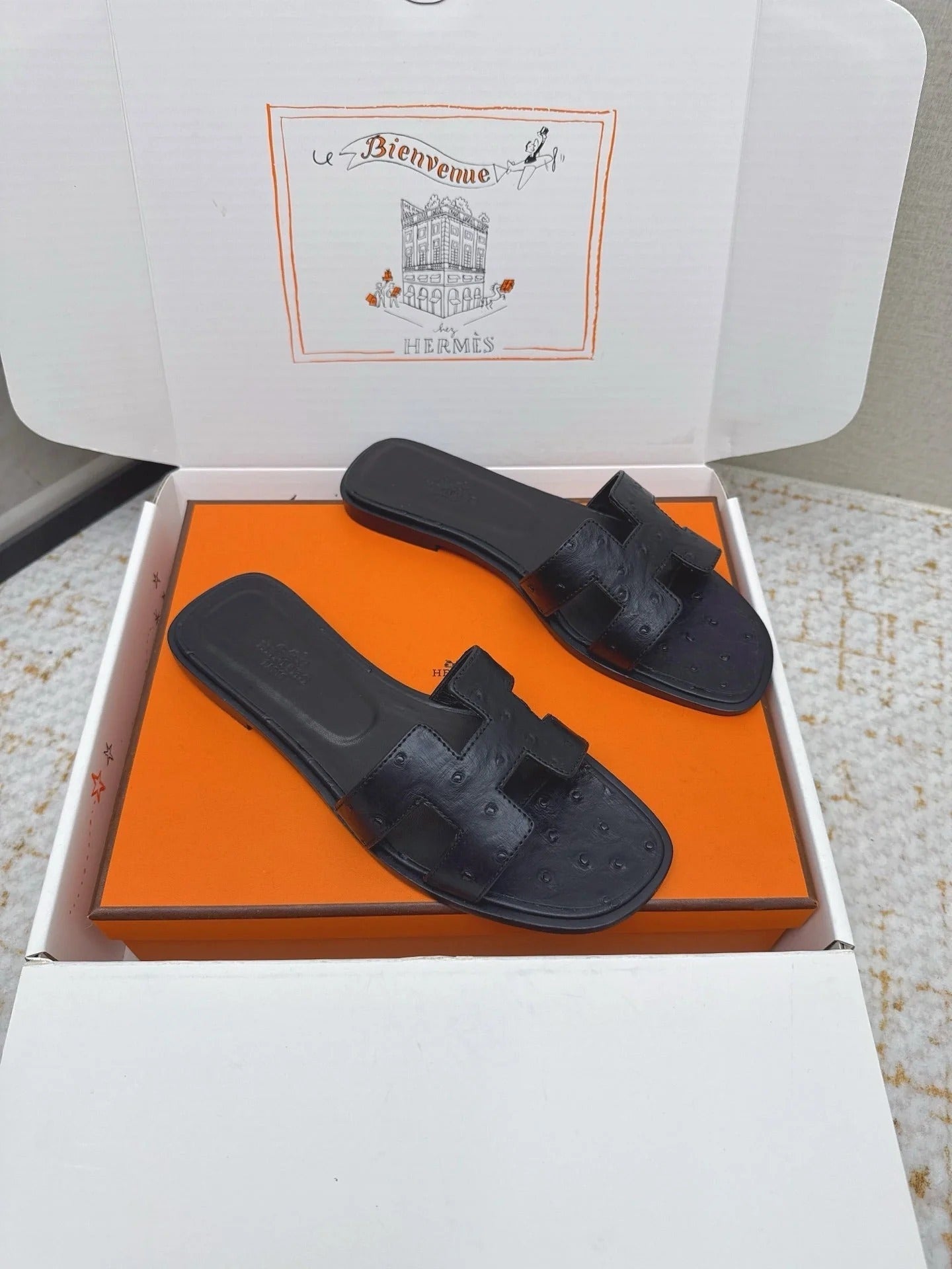 HM 26ss Oran Sandals Black Ostrich Leather 625094