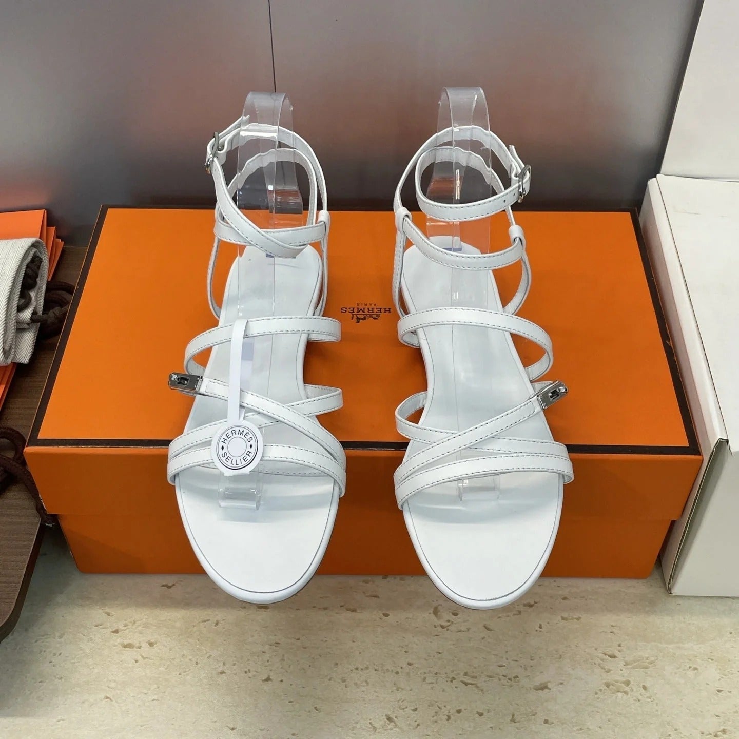 HM 26ss Kelly Sliver Buckle Sandals White Calfskin 607160