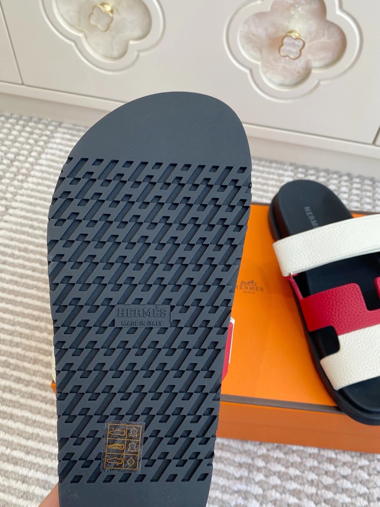 HM 2026 Velcro Slippers Black White Red Cowhide 667465