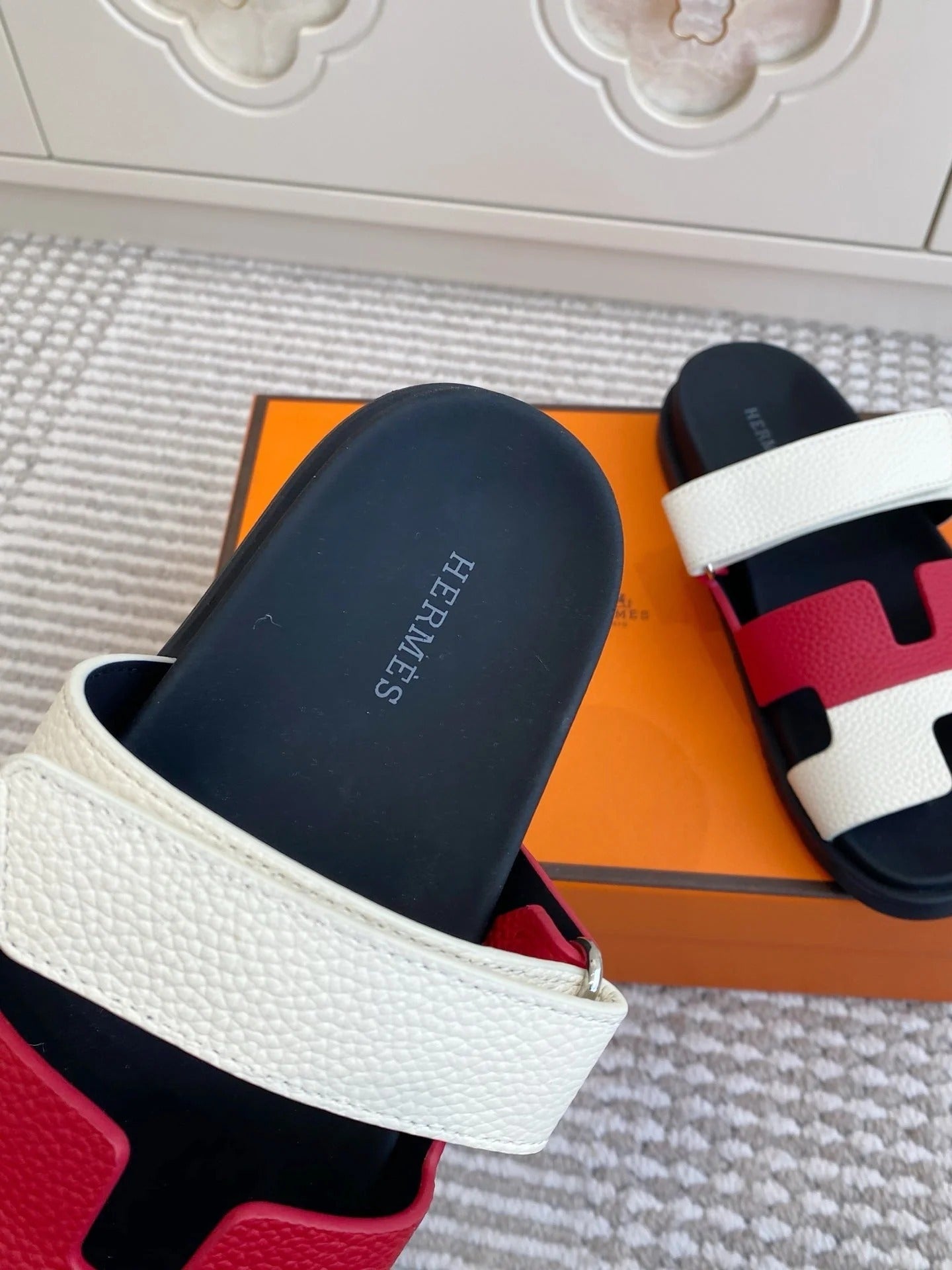 HM 2026 Velcro Slippers Black White Red Cowhide 667465