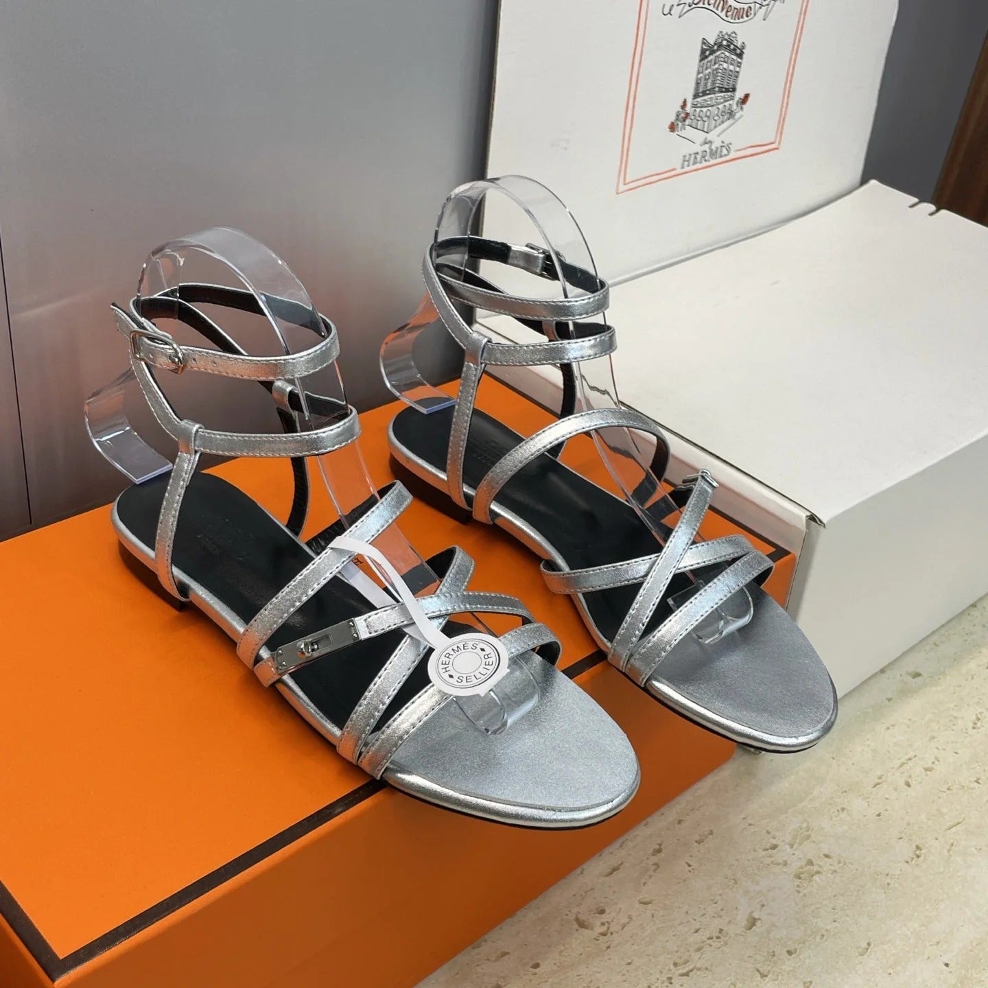 HM 26ss Kelly Sliver Buckle Sandals Sliver Calfskin 607163