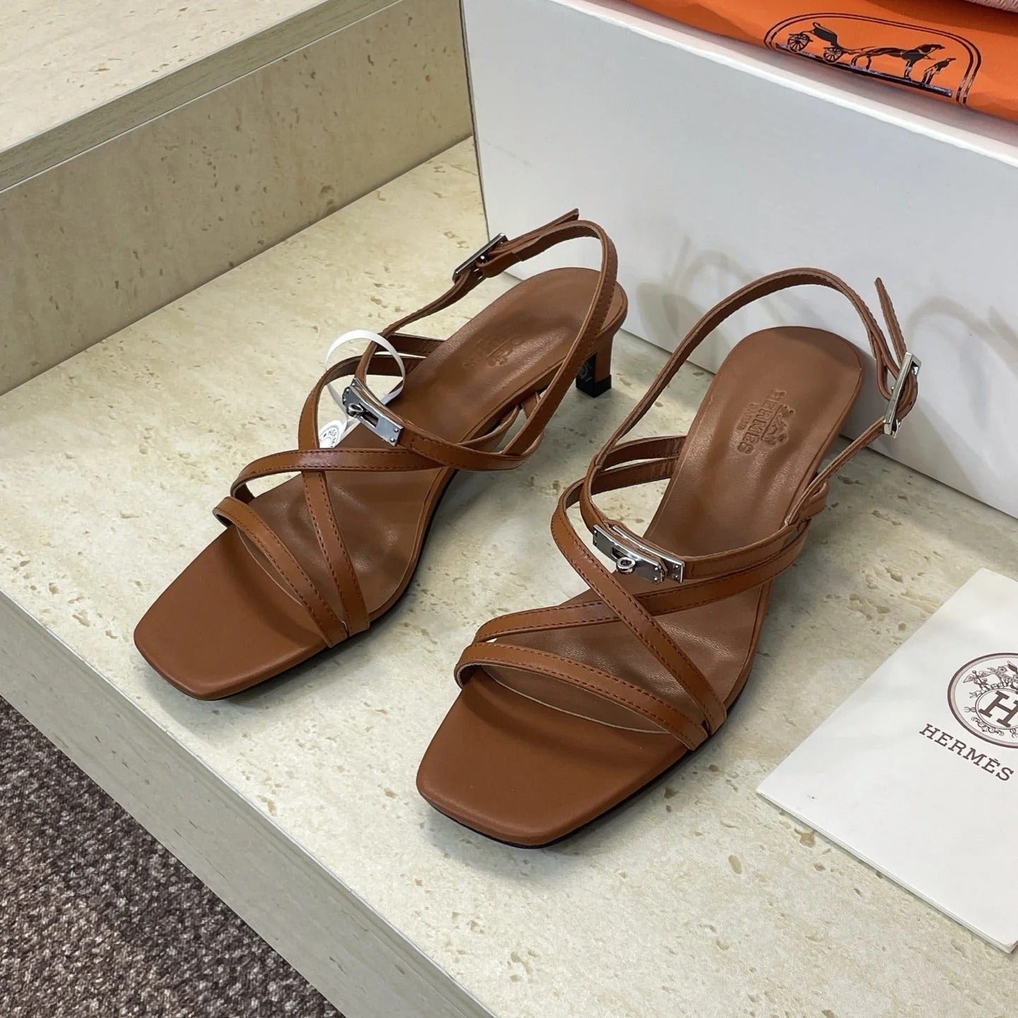 HM 26ss Kelly Sliver Buckle Sandals 40 Brown Calfskin 607164