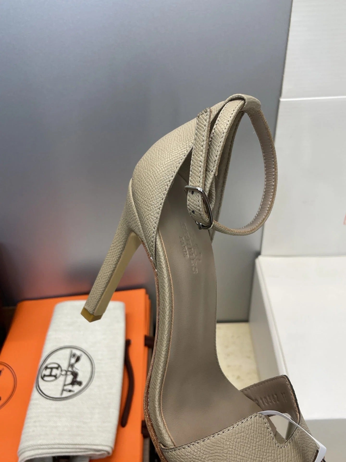 HM 26ss High Heel Sandals 105 Taupe Cowhide 607127
