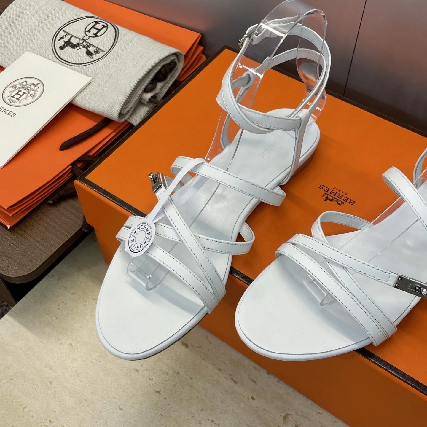 HM 26ss Kelly Sliver Buckle Sandals White Calfskin 607160